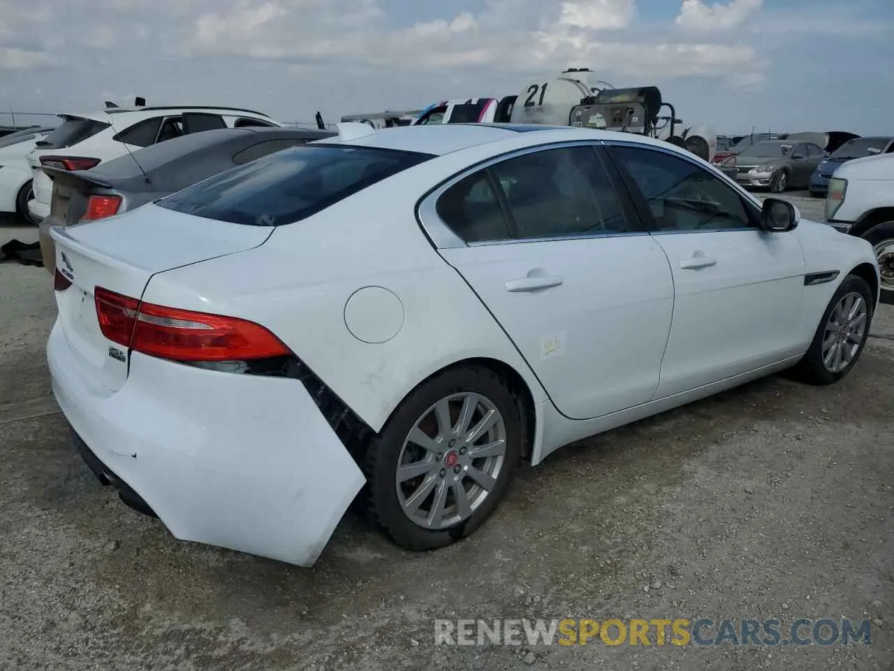 3 fotografías del automóvil dañado SAJAS4FX7KCP51092 JAGUAR XE 2019