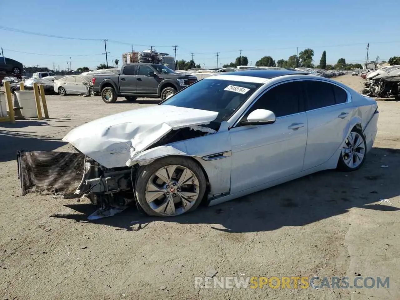 1 fotografías del automóvil dañado SAJAE4FX2LCP62901 JAGUAR XE 2020
