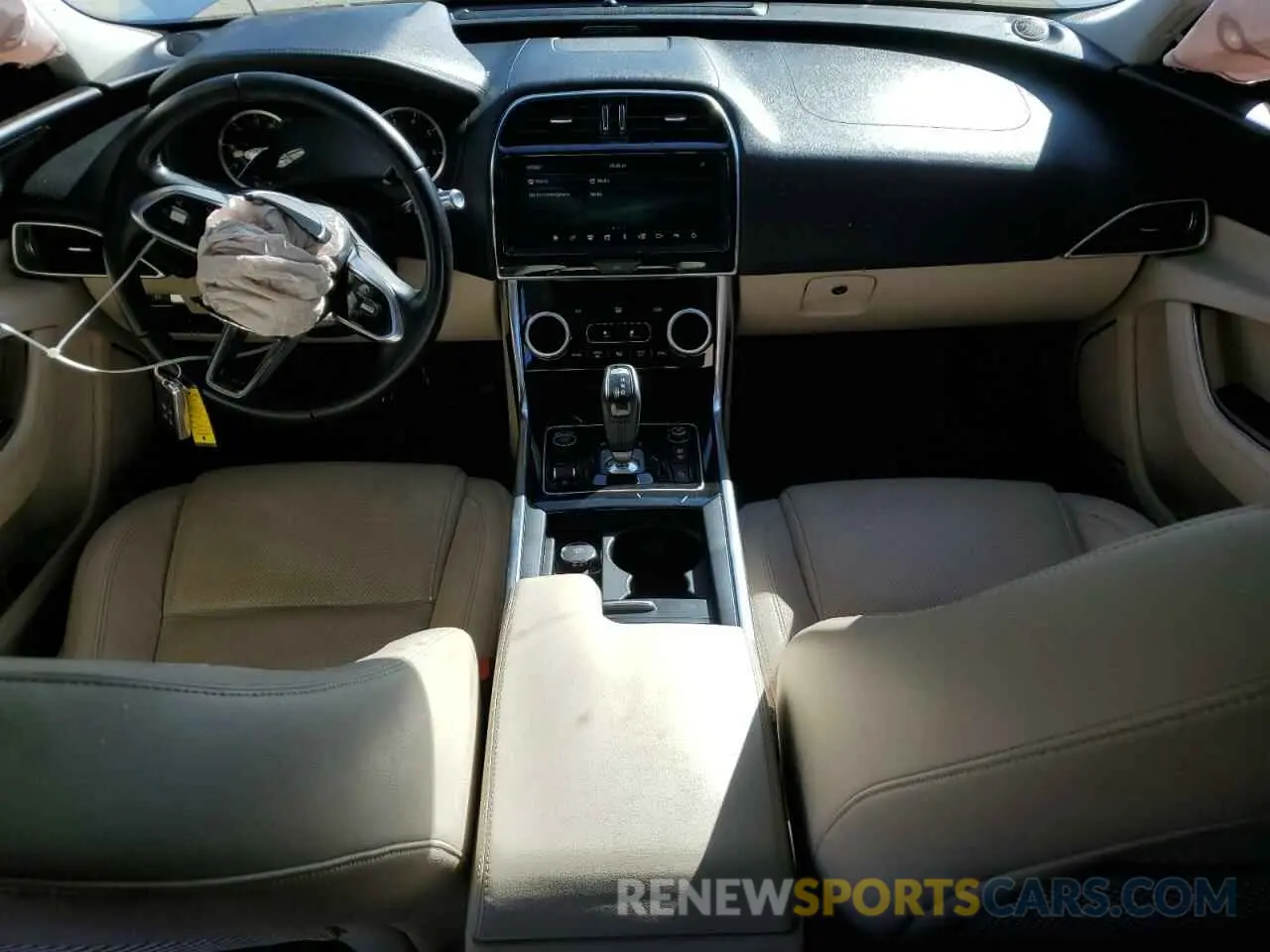 8 fotografías del automóvil dañado SAJAE4FX2LCP62901 JAGUAR XE 2020