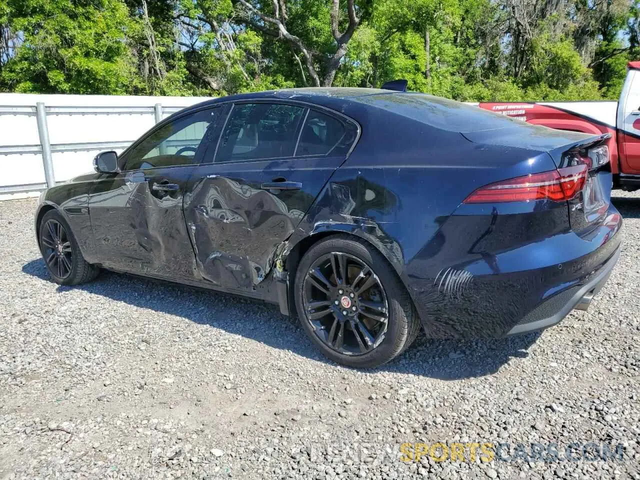 2 fotografías del automóvil dañado SAJAE4FX2LCP63398 JAGUAR XE 2020