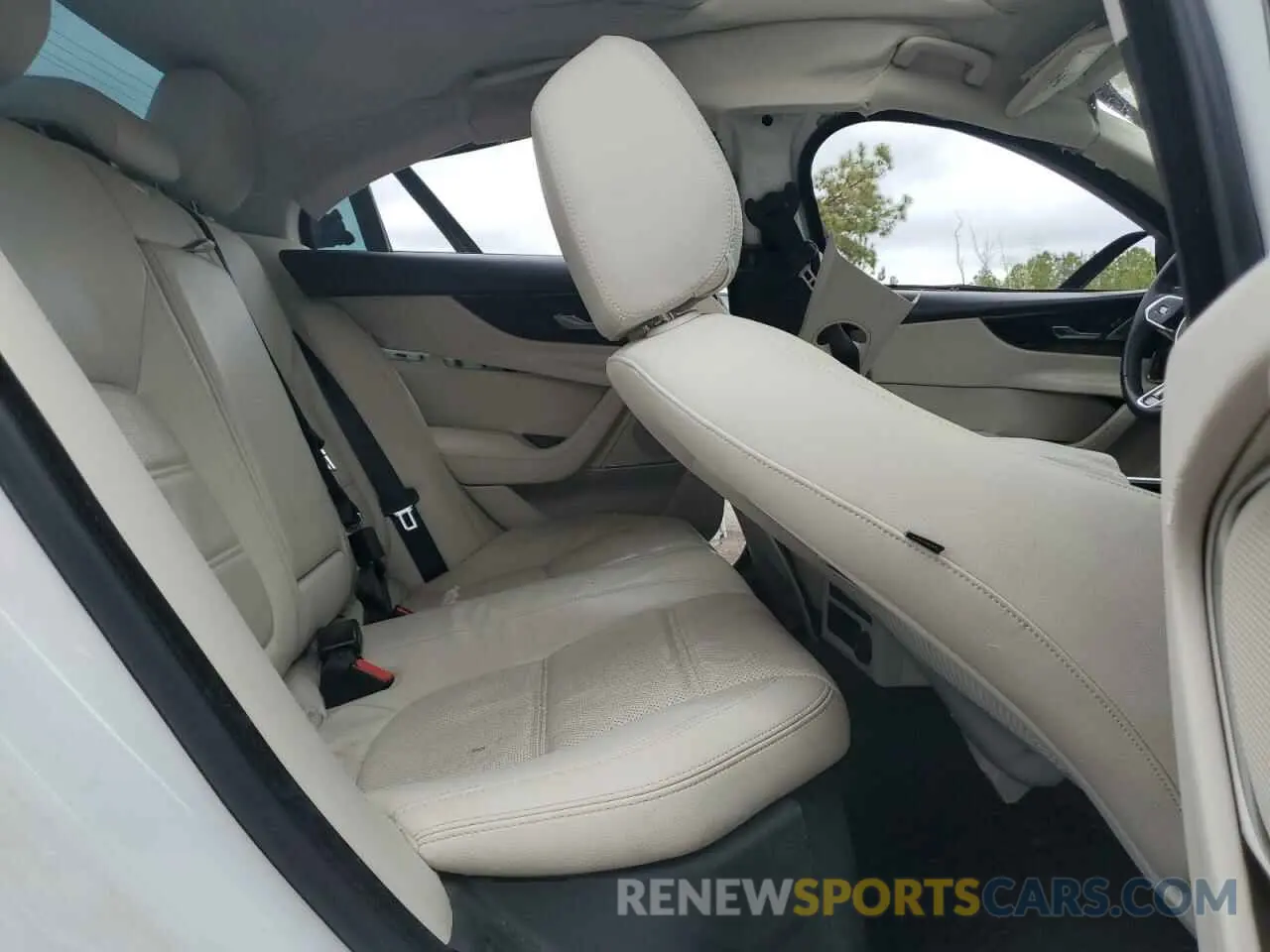 10 fotografías del automóvil dañado SAJAE4FXXLCP64525 JAGUAR XE 2020