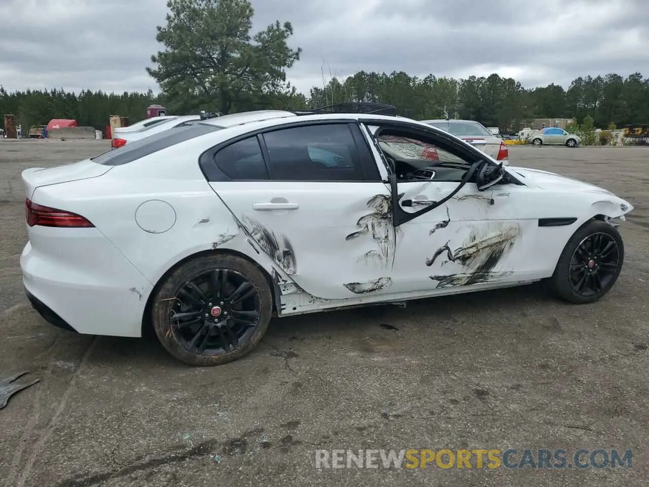 3 fotografías del automóvil dañado SAJAE4FXXLCP64525 JAGUAR XE 2020
