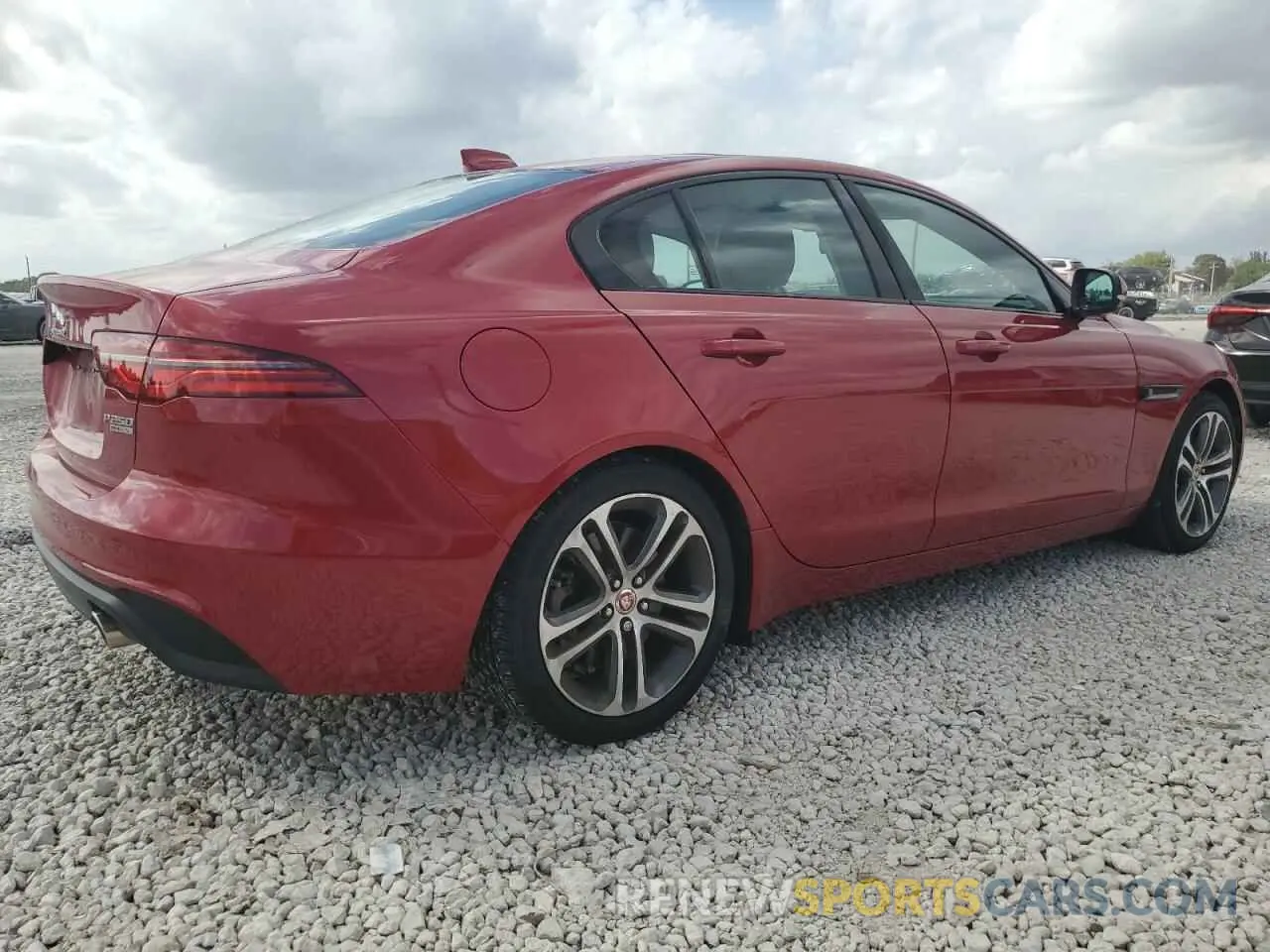 3 fotografías del automóvil dañado SAJAJ4FX4LCP60613 JAGUAR XE 2020