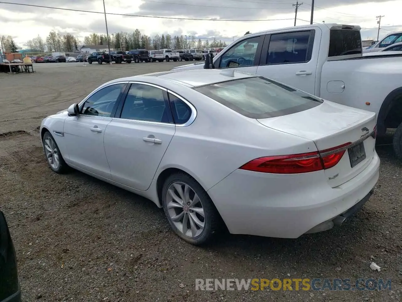 2 fotografías del automóvil dañado SAJBJ4FX0KCY79424 JAGUAR XF 2019
