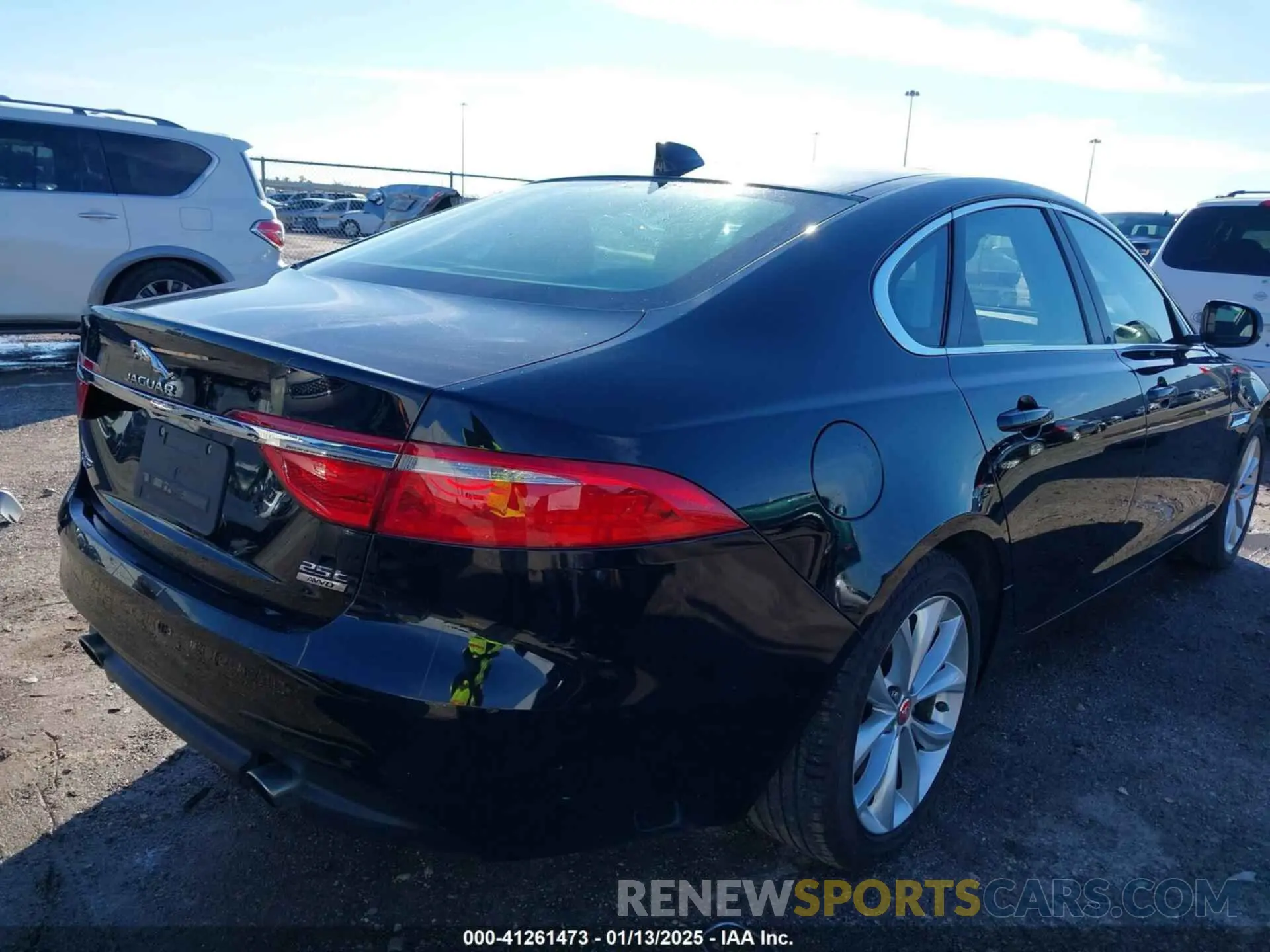 4 fotografías del automóvil dañado SAJBJ4FX5KCY78947 JAGUAR XF 2019