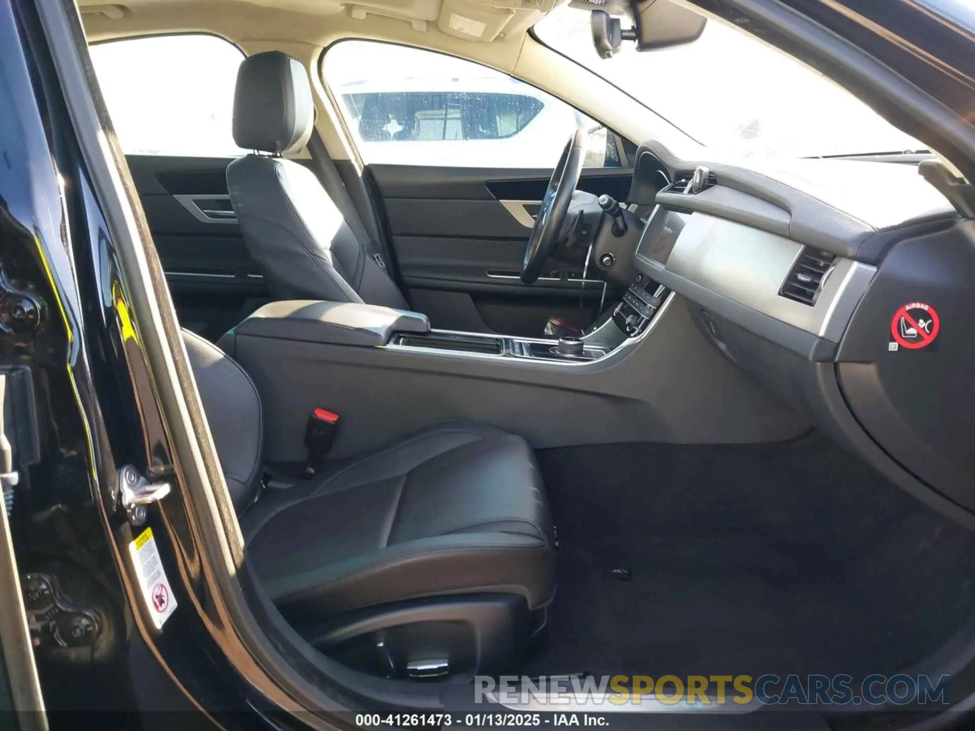 5 fotografías del automóvil dañado SAJBJ4FX5KCY78947 JAGUAR XF 2019