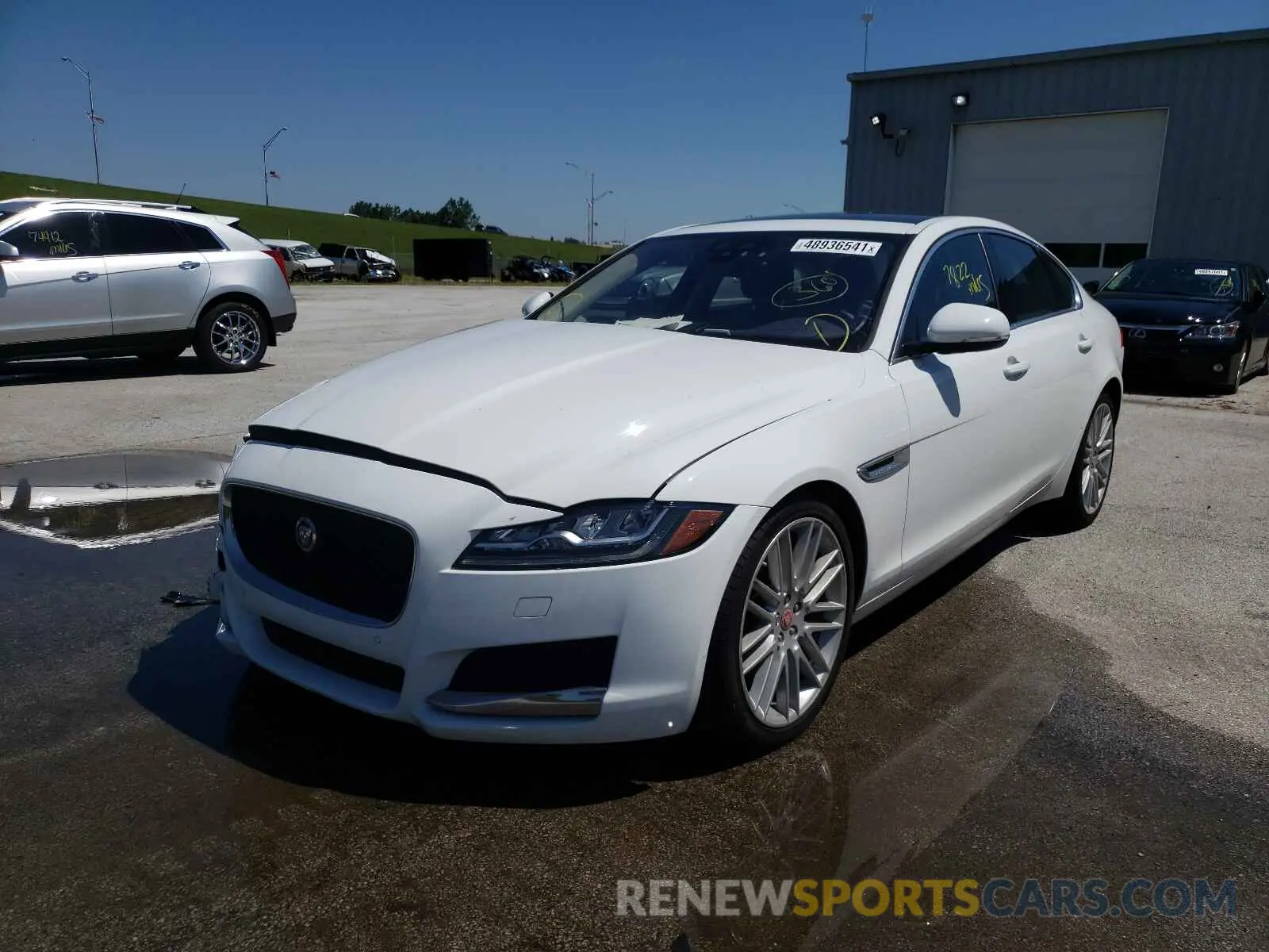 2 fotografías del automóvil dañado SAJBK4FXXLCY83382 JAGUAR XF 2020