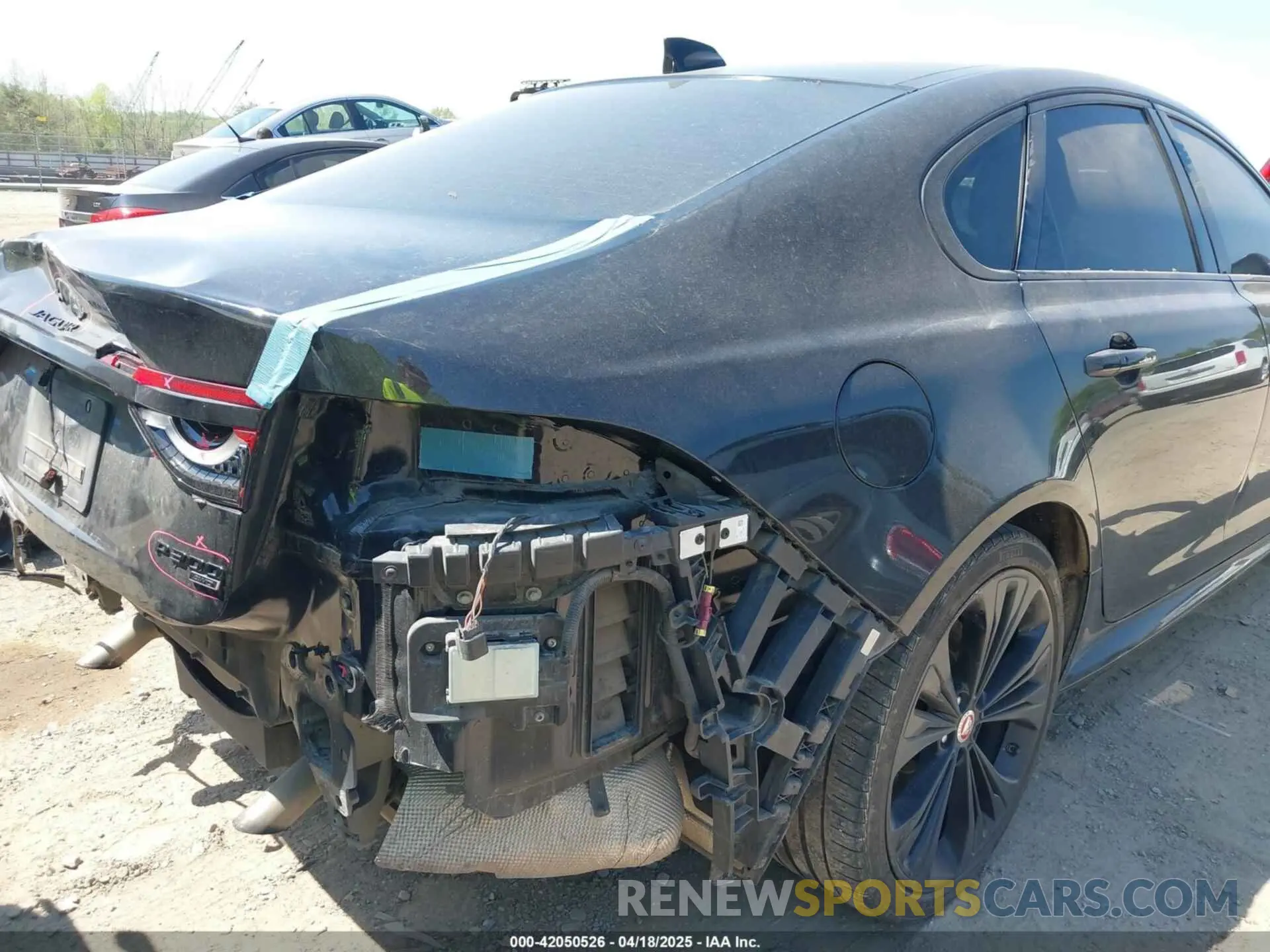 17 fotografías del automóvil dañado SAJBL4GX1MCY88418 JAGUAR XF 2021
