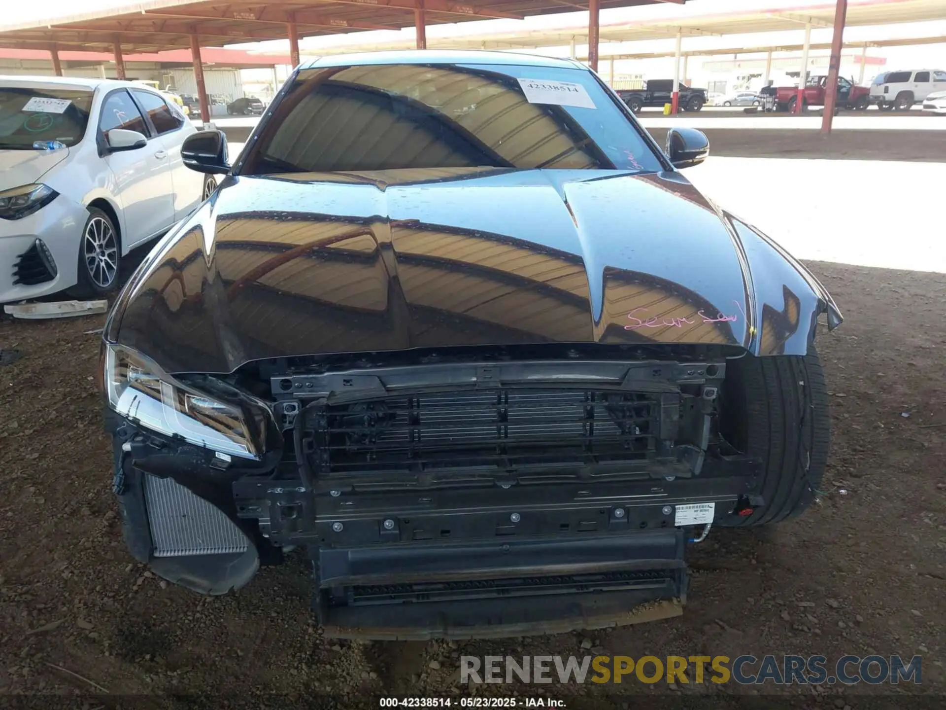 13 fotografías del automóvil dañado SAJBG4FX4NCY92115 JAGUAR XF 2022