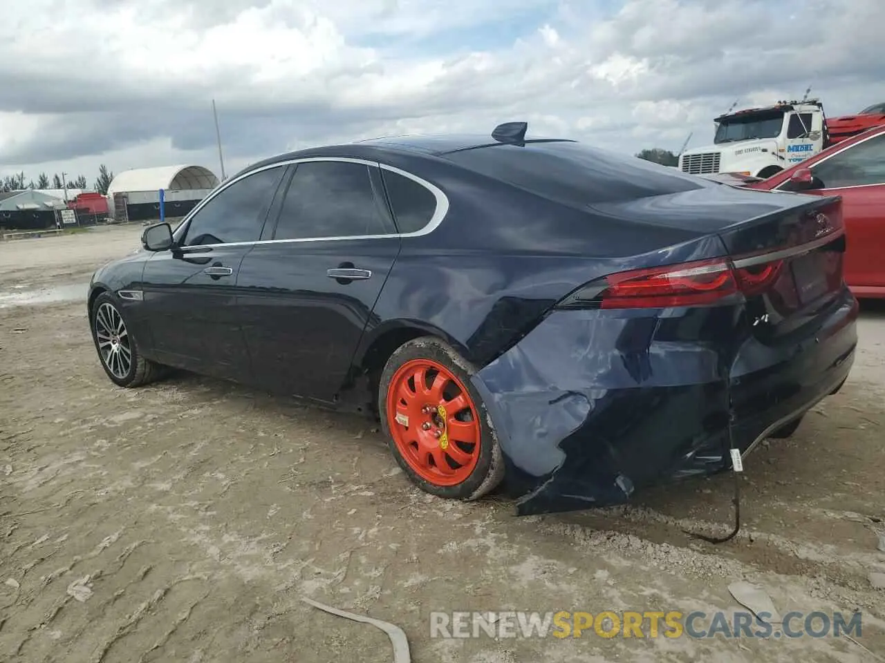 2 fotografías del automóvil dañado SAJBG4FX8NCY91081 JAGUAR XF 2022