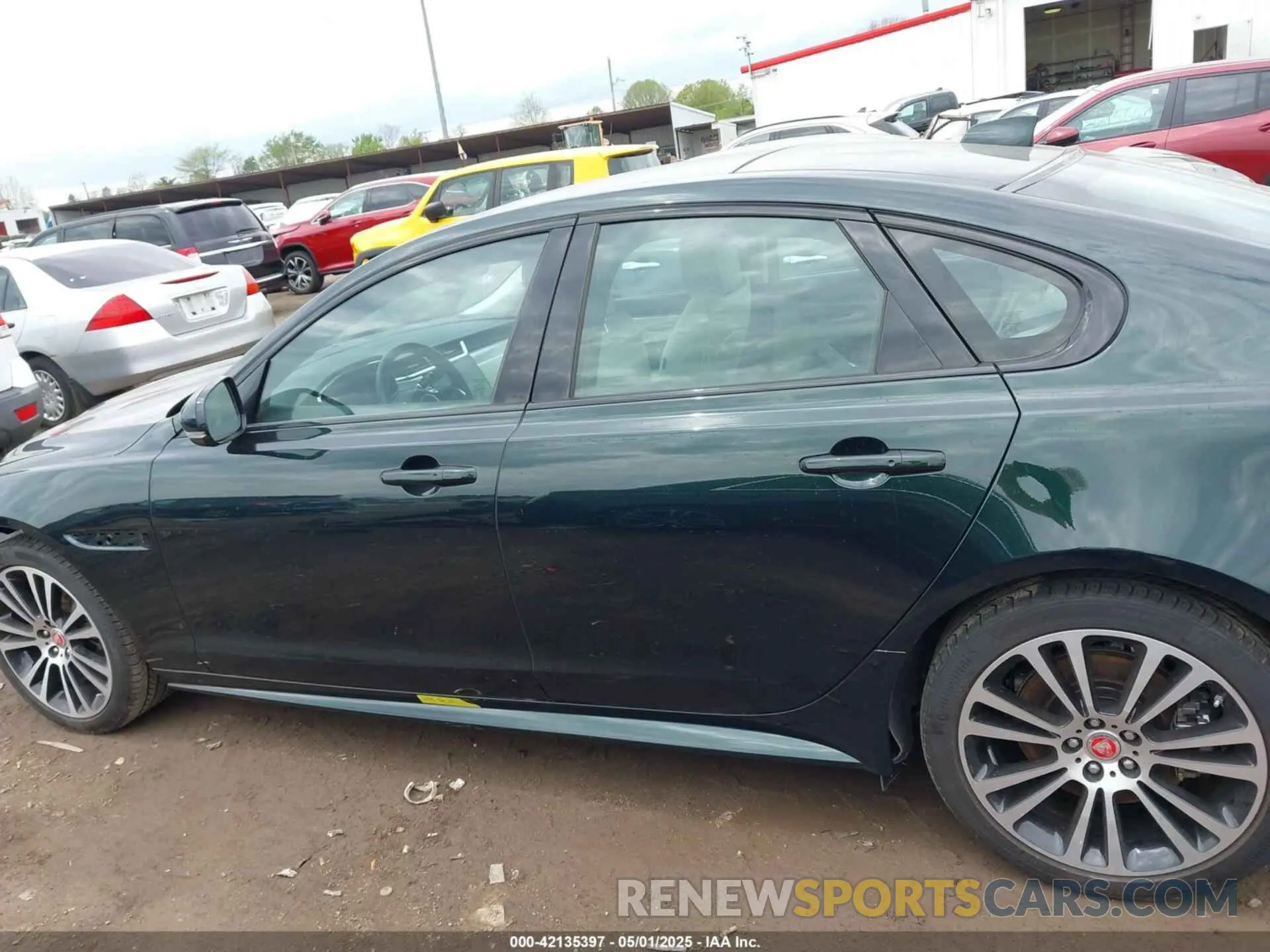 15 fotografías del automóvil dañado SAJBL4GXXPCY93265 JAGUAR XF 2023
