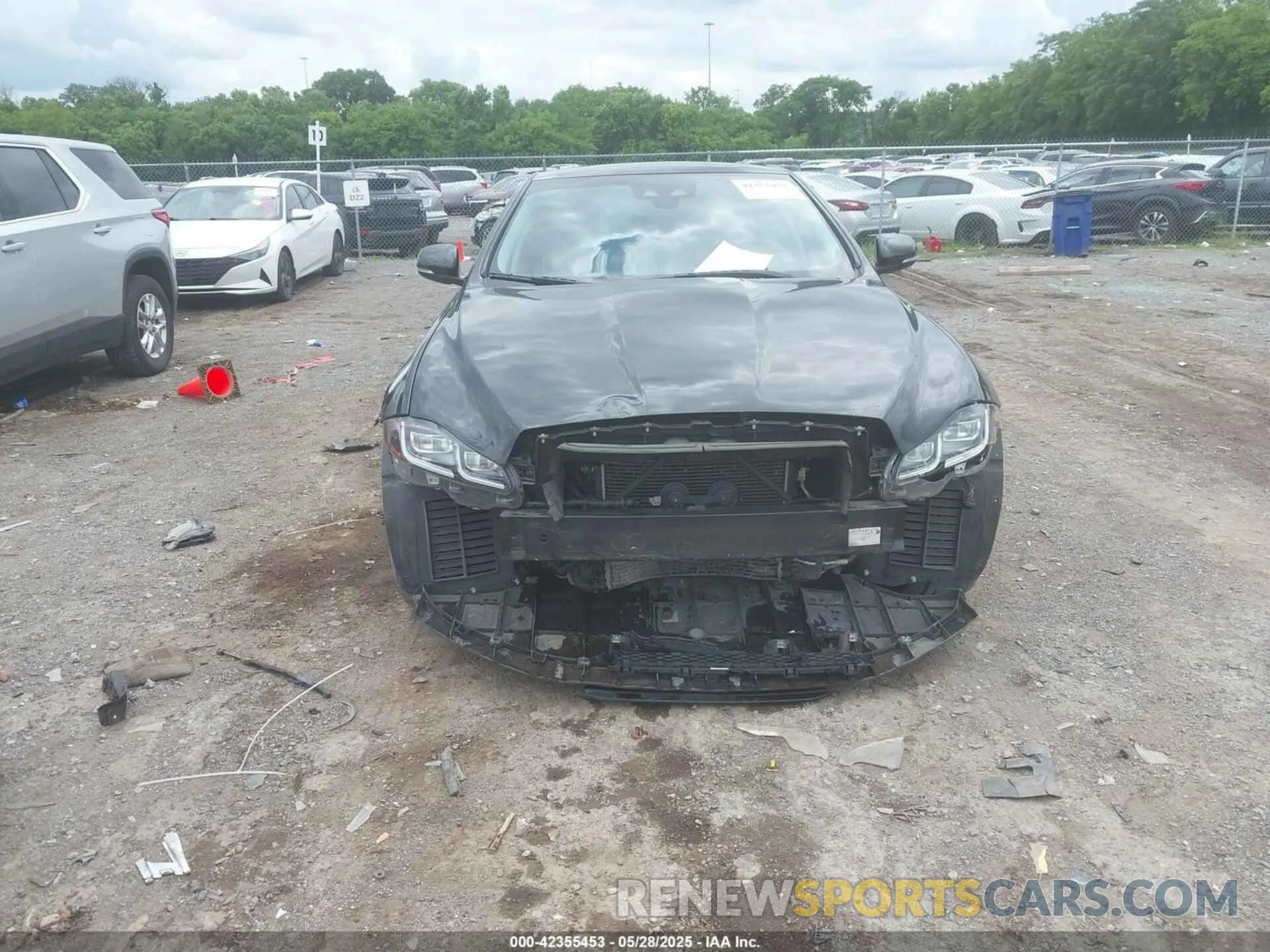 13 fotografías del automóvil dañado SAJWA1C74K8W22094 JAGUAR XJ 2019