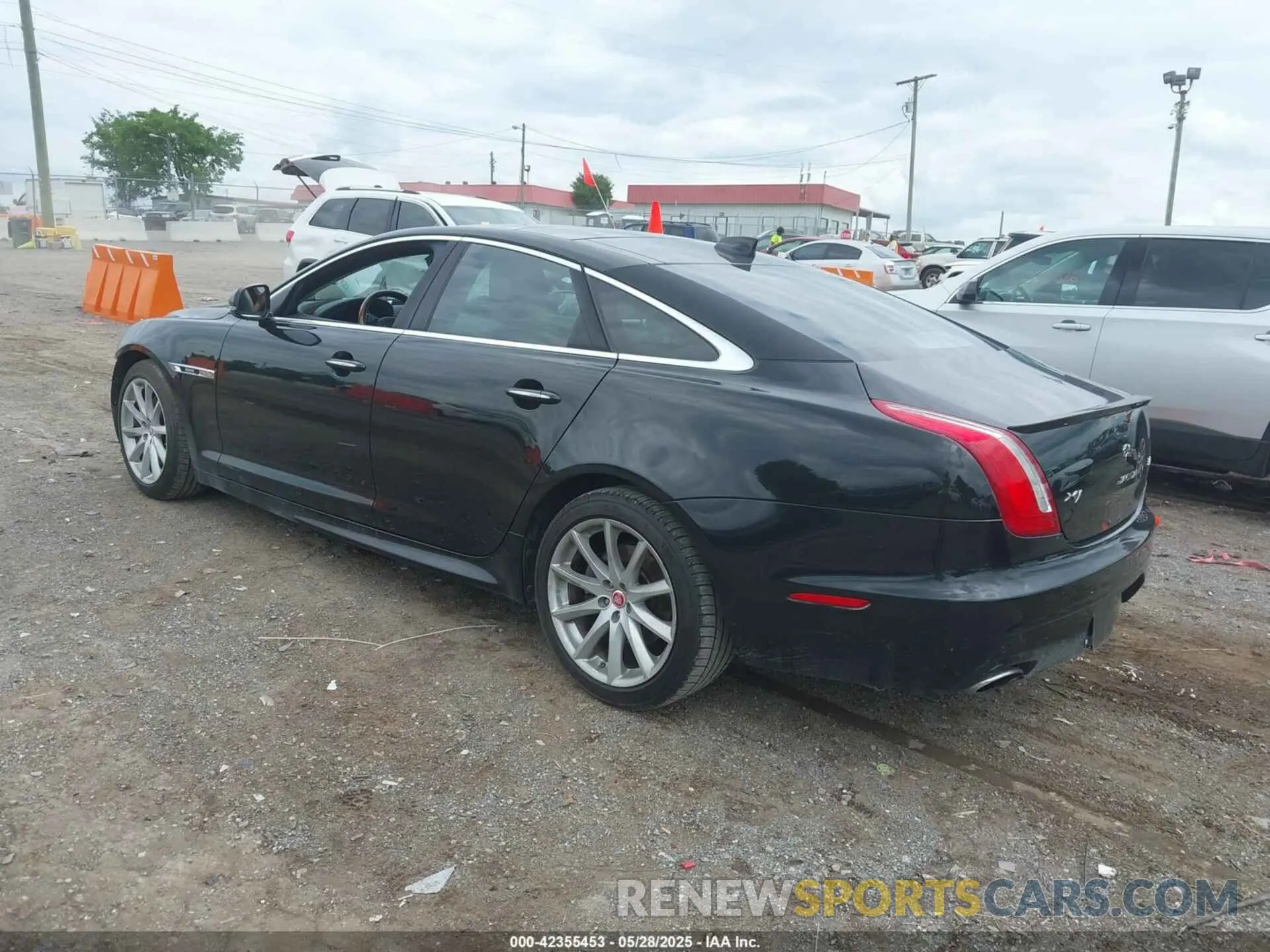 3 fotografías del automóvil dañado SAJWA1C74K8W22094 JAGUAR XJ 2019