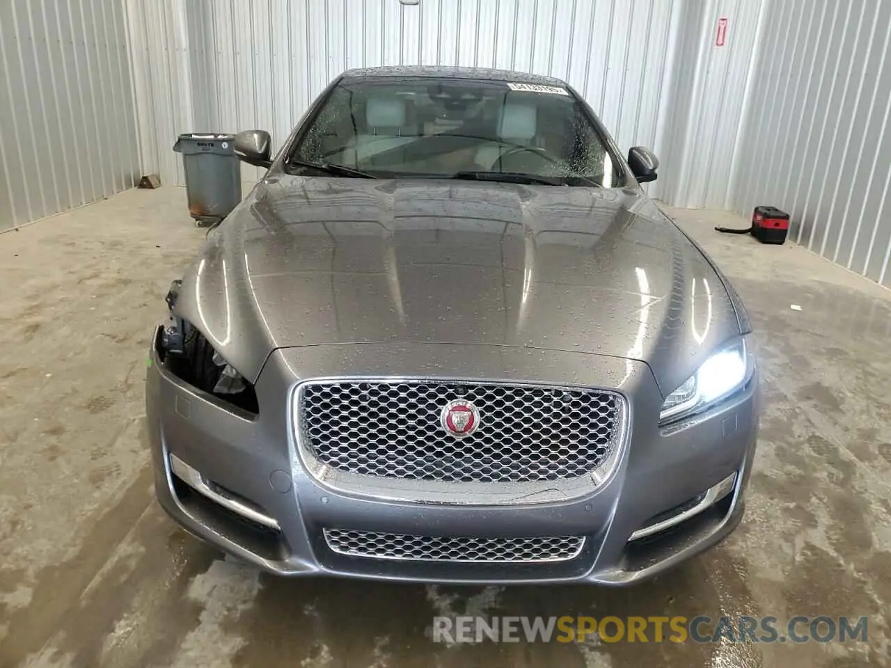5 fotografías del automóvil dañado SAJWA2G71K8W19797 JAGUAR XJ 2019