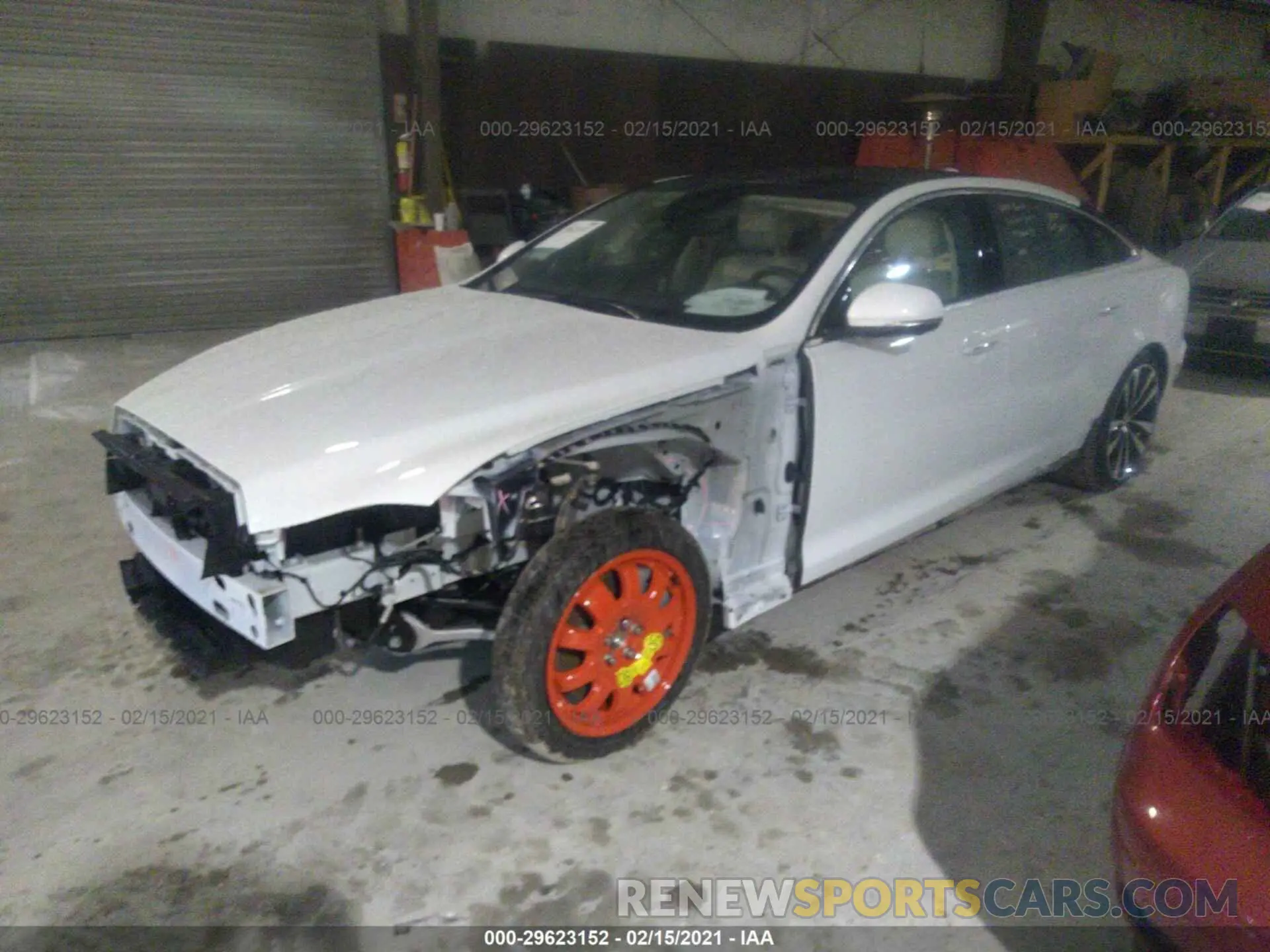 2 fotografías del automóvil dañado SAJWA2G7XK8W19586 JAGUAR XJ 2019
