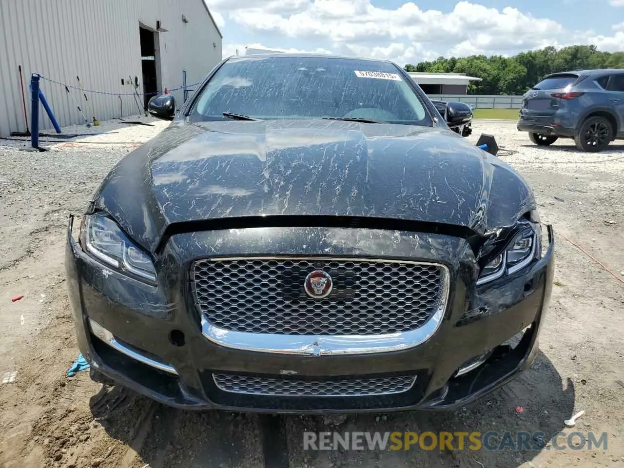 5 fotografías del automóvil dañado SAJWA2GE4KMW22490 JAGUAR XJ 2019