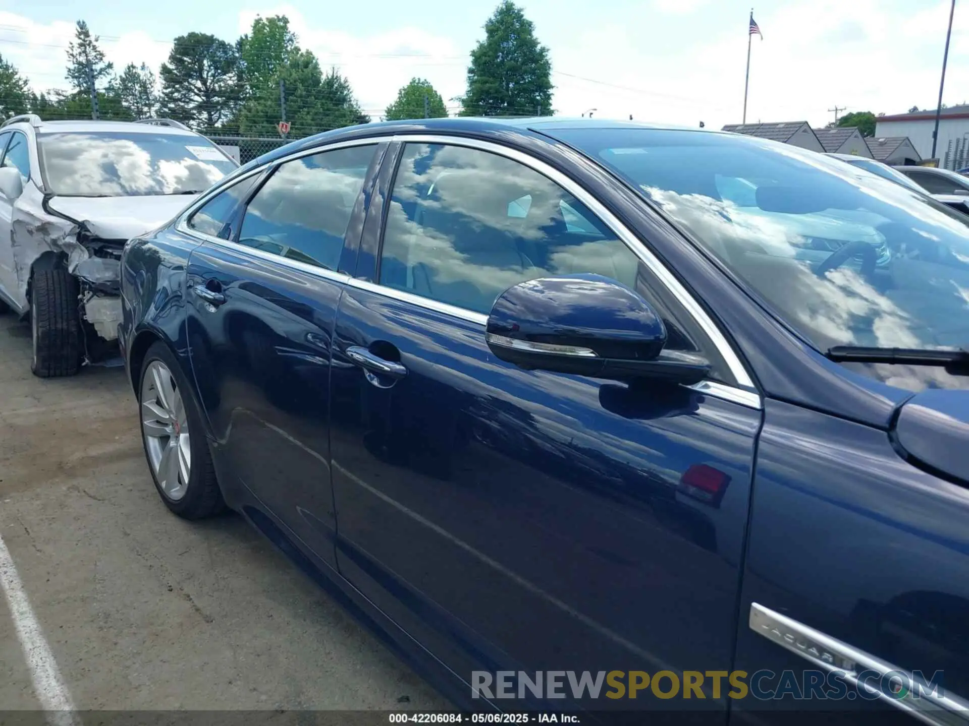13 fotografías del automóvil dañado SAJWJ1CD0K8W20865 JAGUAR XJ 2019