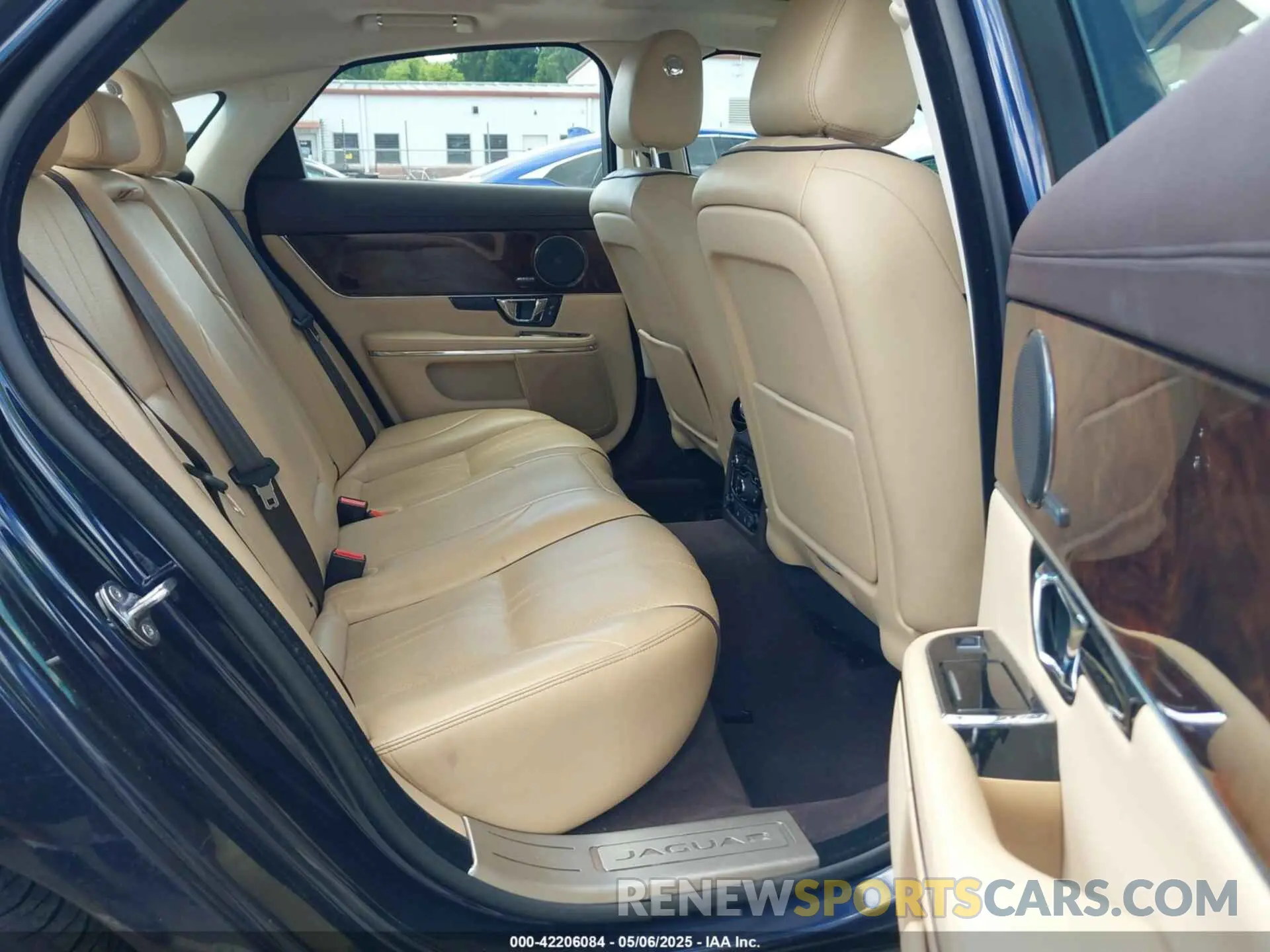 8 fotografías del automóvil dañado SAJWJ1CD0K8W20865 JAGUAR XJ 2019