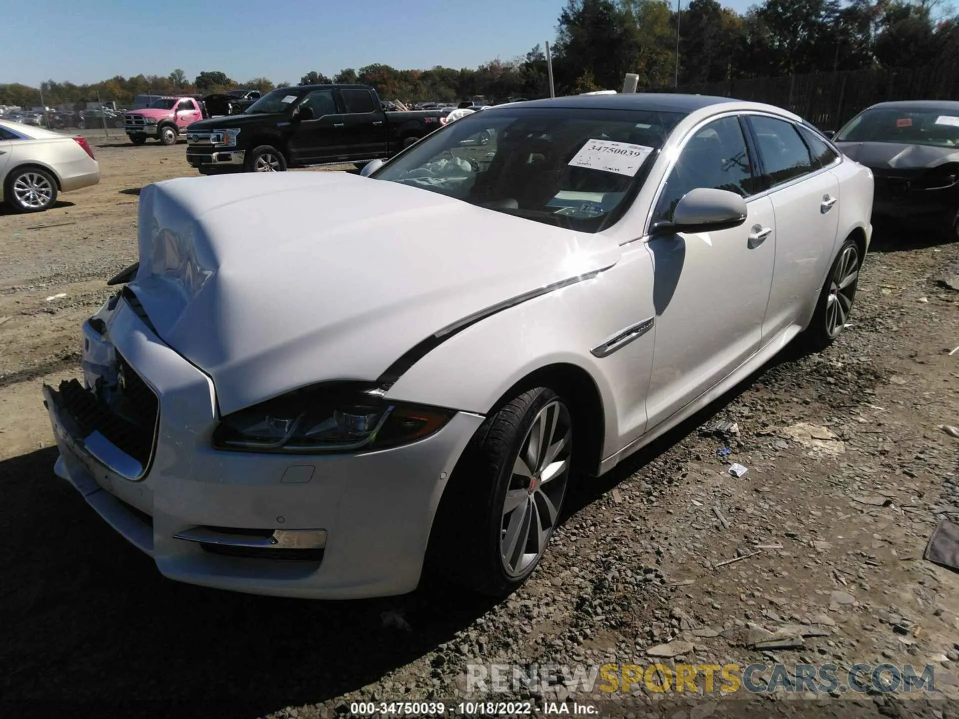 2 fotografías del automóvil dañado SAJWJ1CD1K8W18915 JAGUAR XJ 2019