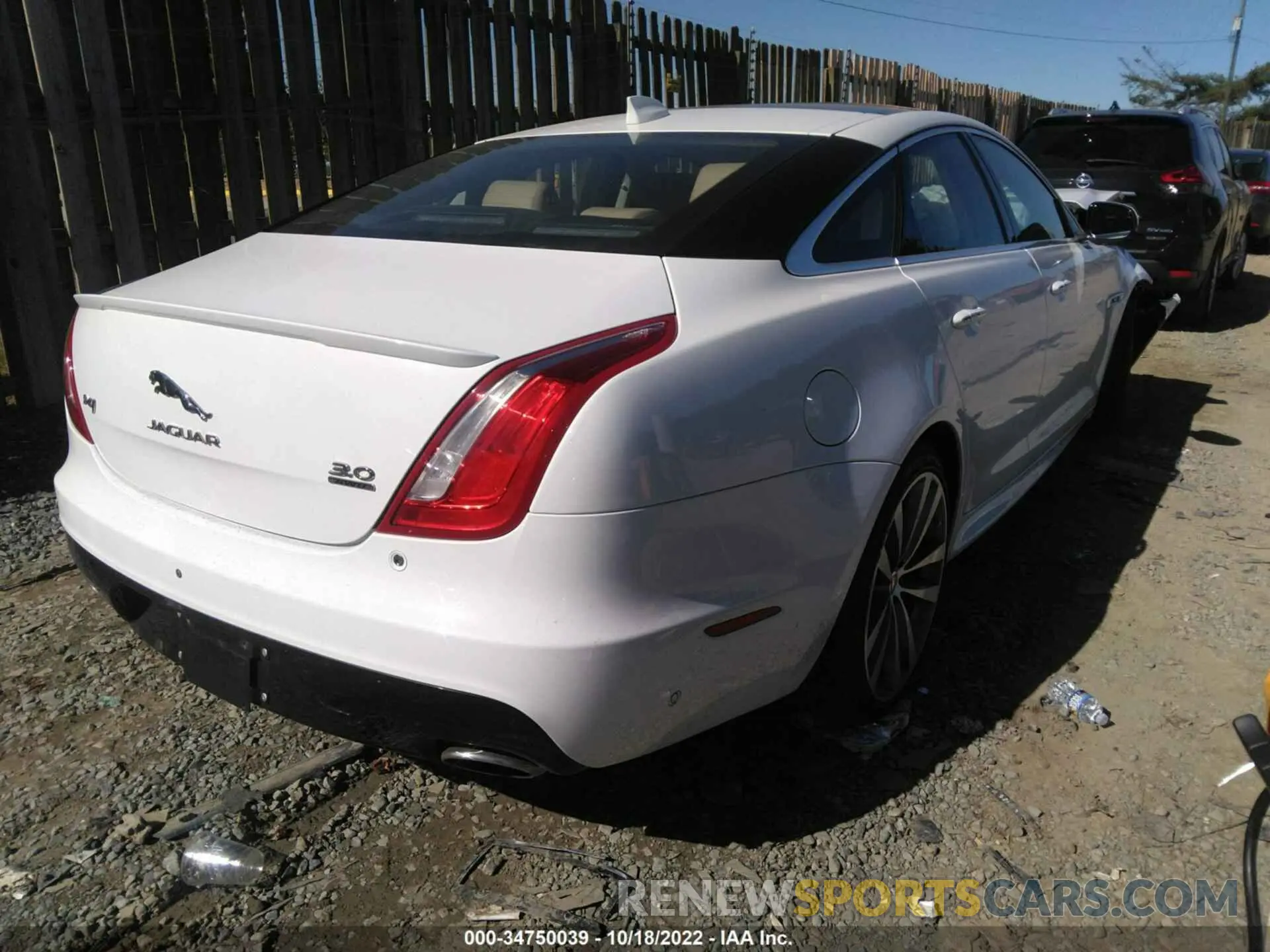 4 fotografías del automóvil dañado SAJWJ1CD1K8W18915 JAGUAR XJ 2019