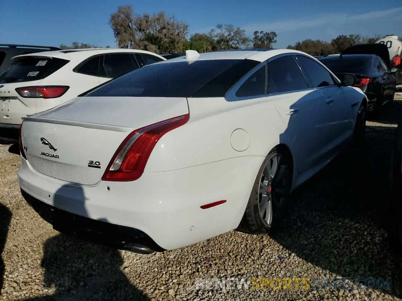 3 fotografías del automóvil dañado SAJWJ1CD6K8W20725 JAGUAR XJ 2019