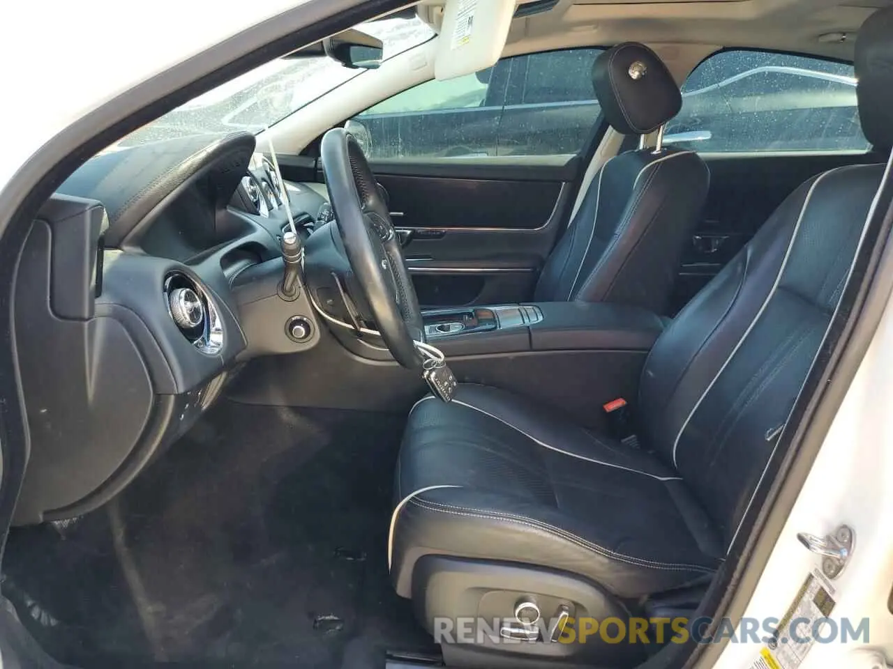 7 fotografías del automóvil dañado SAJWJ1CD6K8W20725 JAGUAR XJ 2019