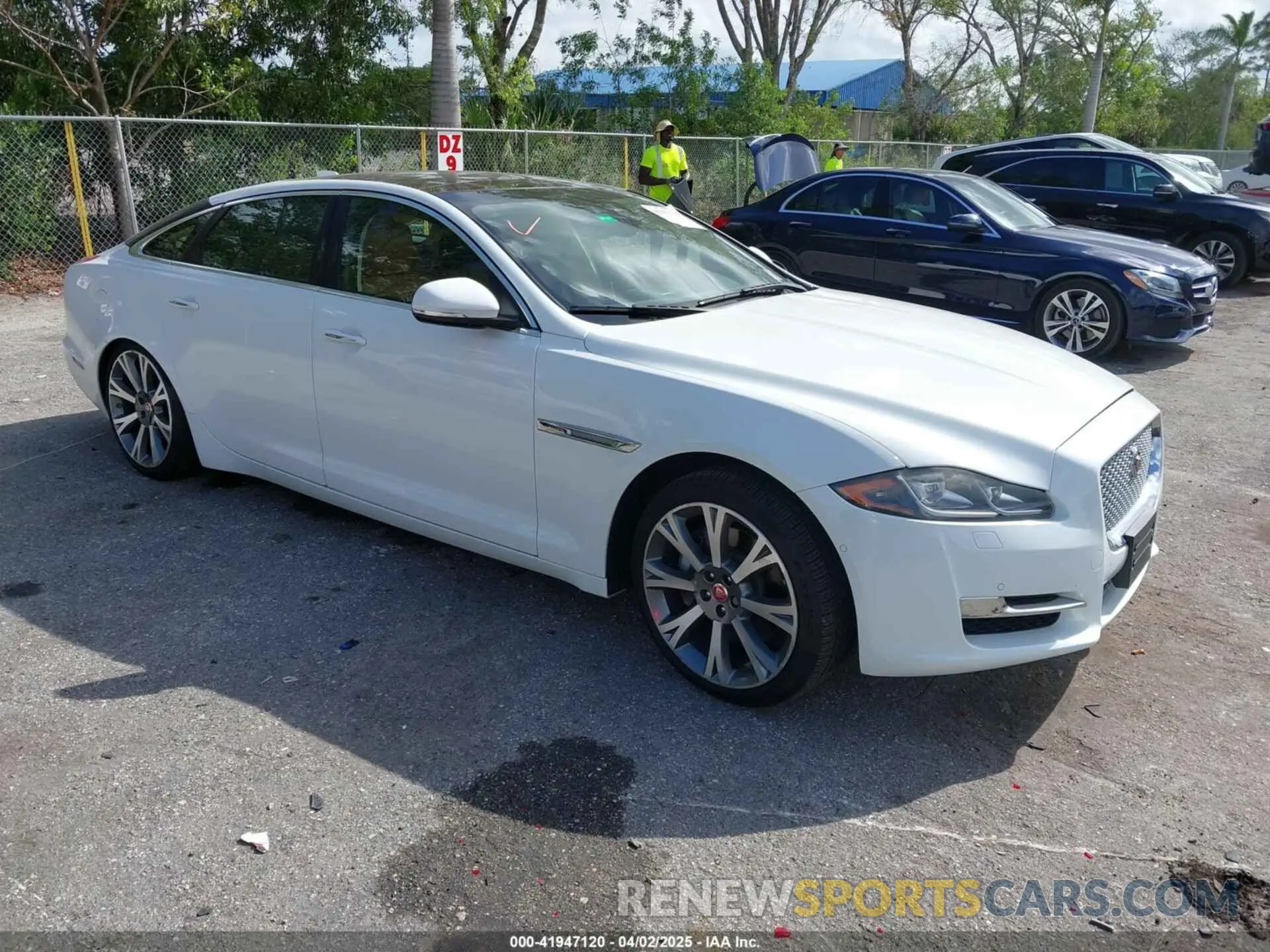 1 fotografías del automóvil dañado SAJWJ2GD4K8W19640 JAGUAR XJ 2019
