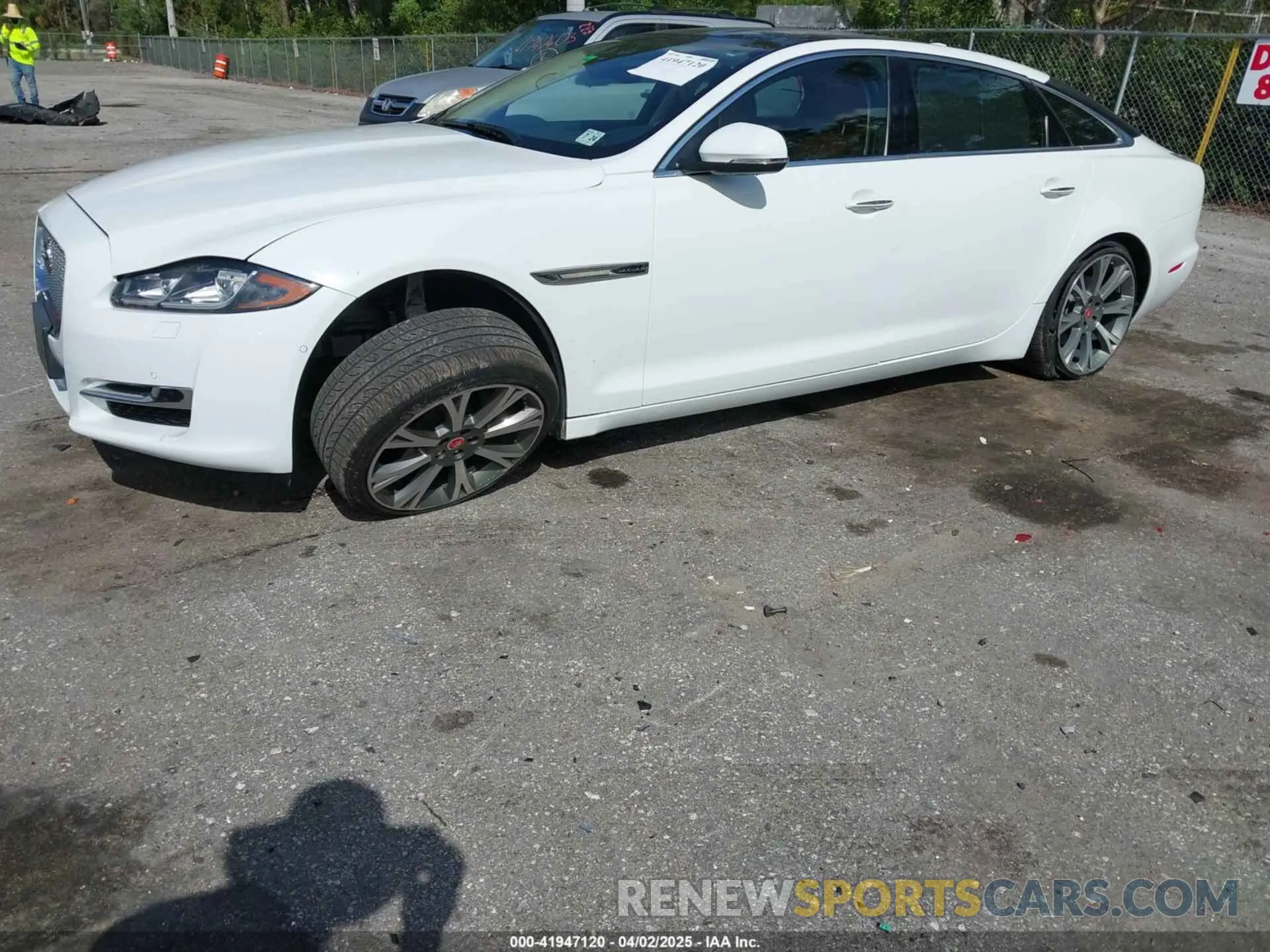 6 fotografías del automóvil dañado SAJWJ2GD4K8W19640 JAGUAR XJ 2019