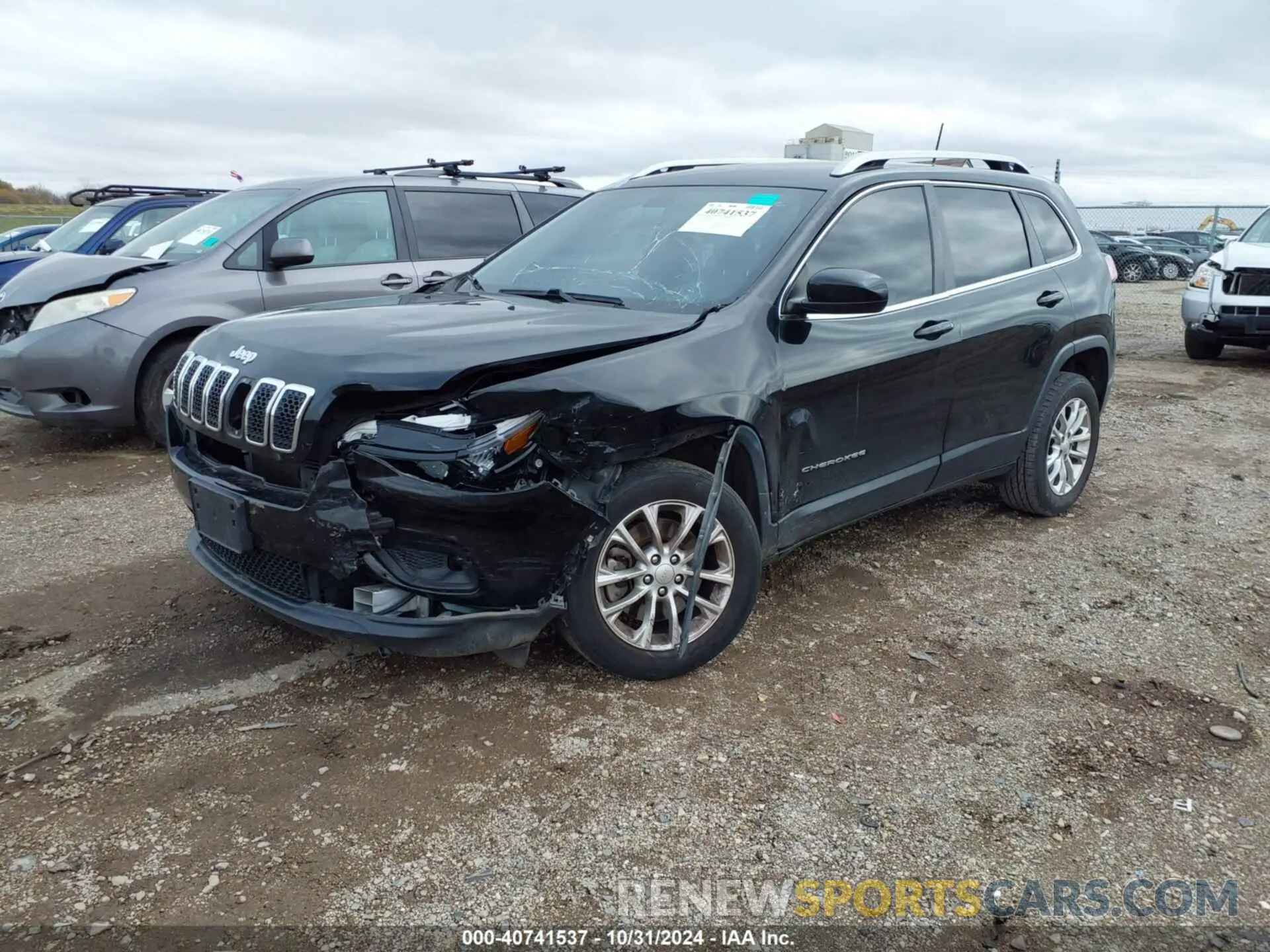 2 fotografías del automóvil dañado 1C4PJLCB0KD222477 JEEP CHEROKEE 2019