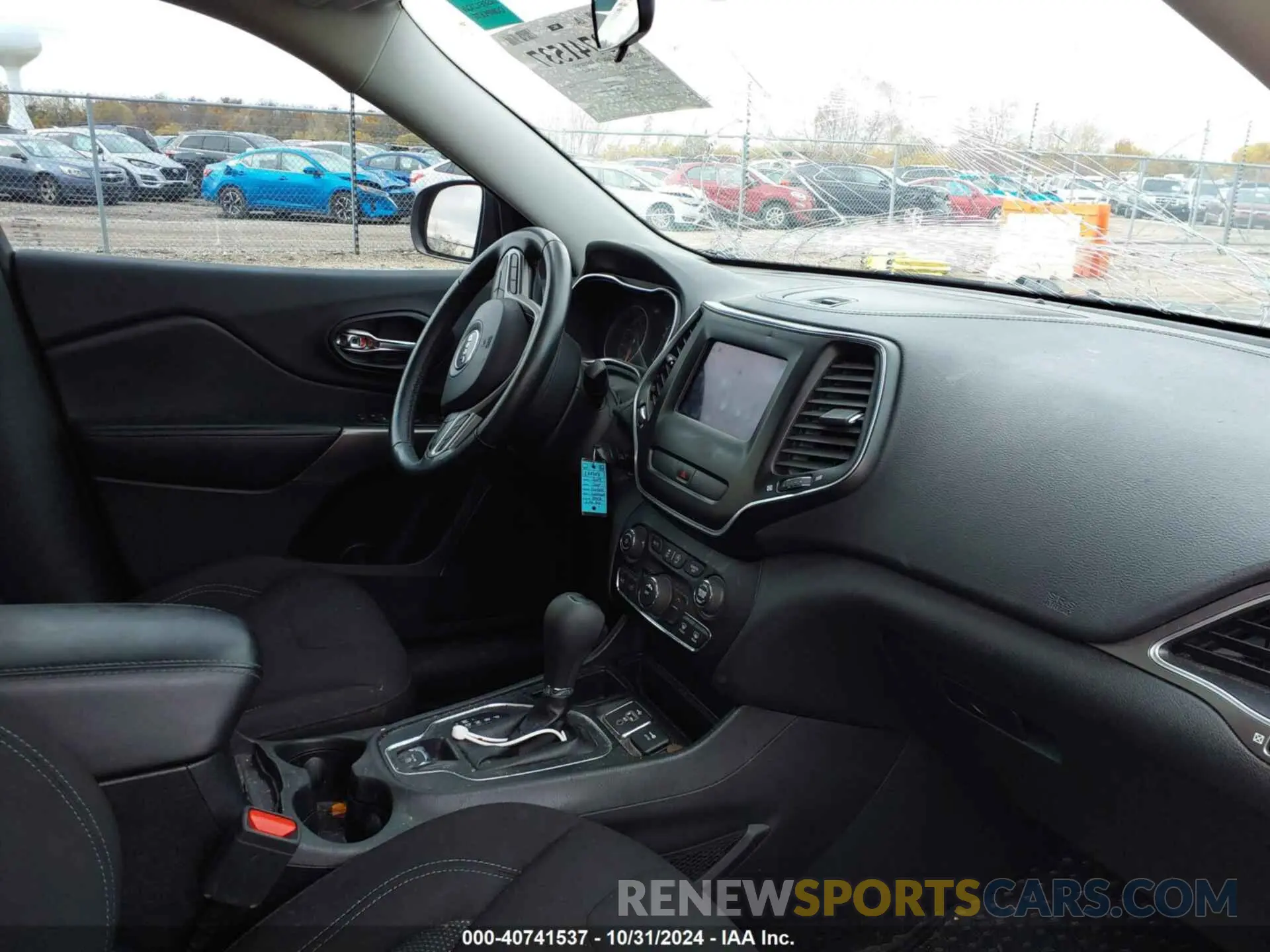 5 fotografías del automóvil dañado 1C4PJLCB0KD222477 JEEP CHEROKEE 2019