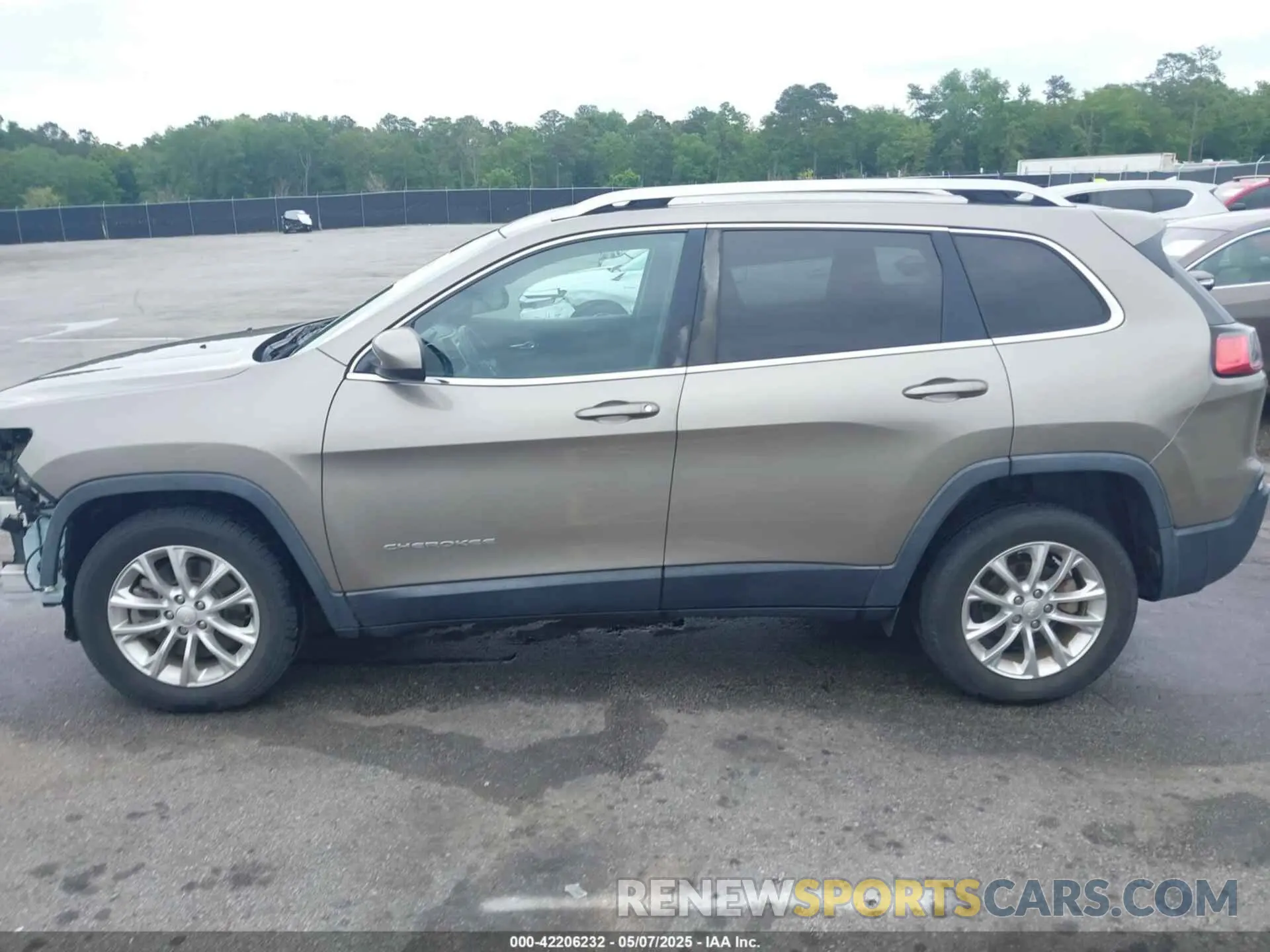 15 fotografías del automóvil dañado 1C4PJLCB2KD120503 JEEP CHEROKEE 2019