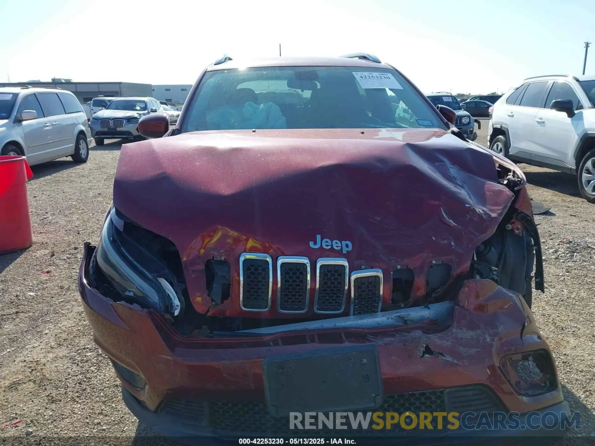 12 fotografías del automóvil dañado 1C4PJLCB2KD129024 JEEP CHEROKEE 2019