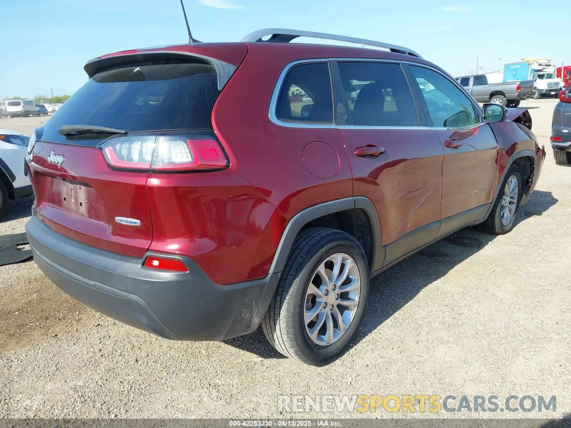 4 fotografías del automóvil dañado 1C4PJLCB2KD129024 JEEP CHEROKEE 2019