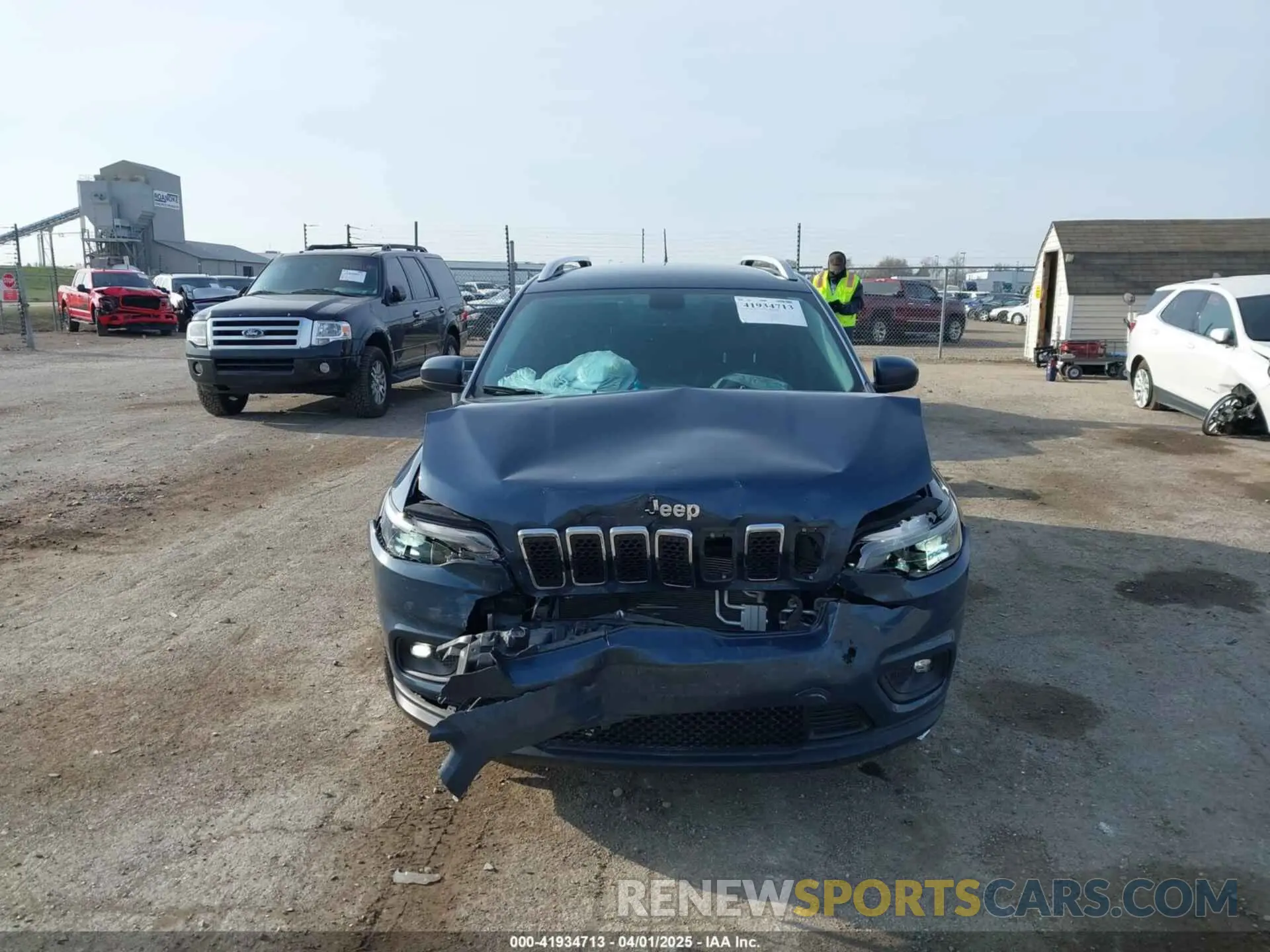12 fotografías del automóvil dañado 1C4PJLCB2KD403788 JEEP CHEROKEE 2019