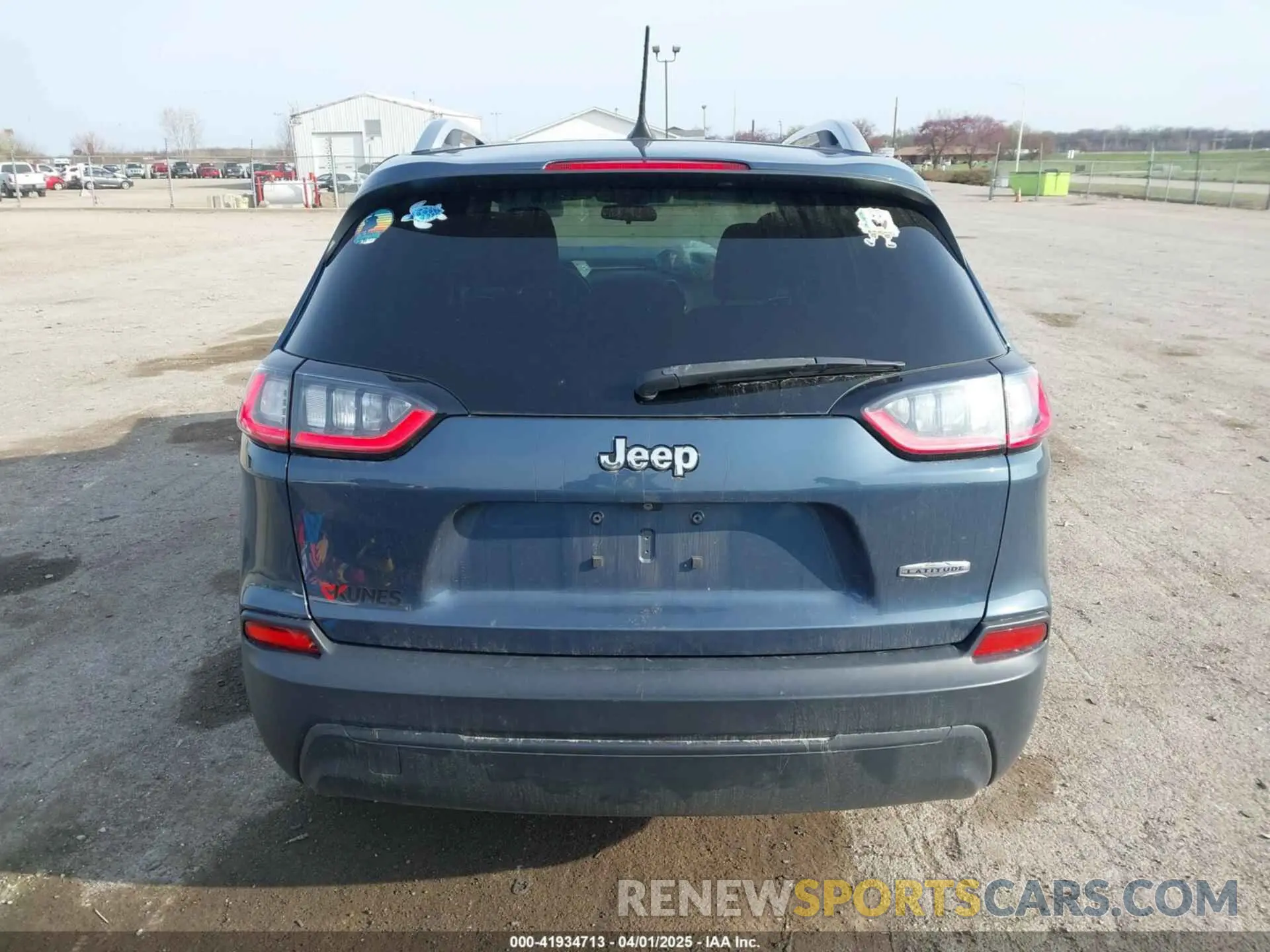 16 fotografías del automóvil dañado 1C4PJLCB2KD403788 JEEP CHEROKEE 2019