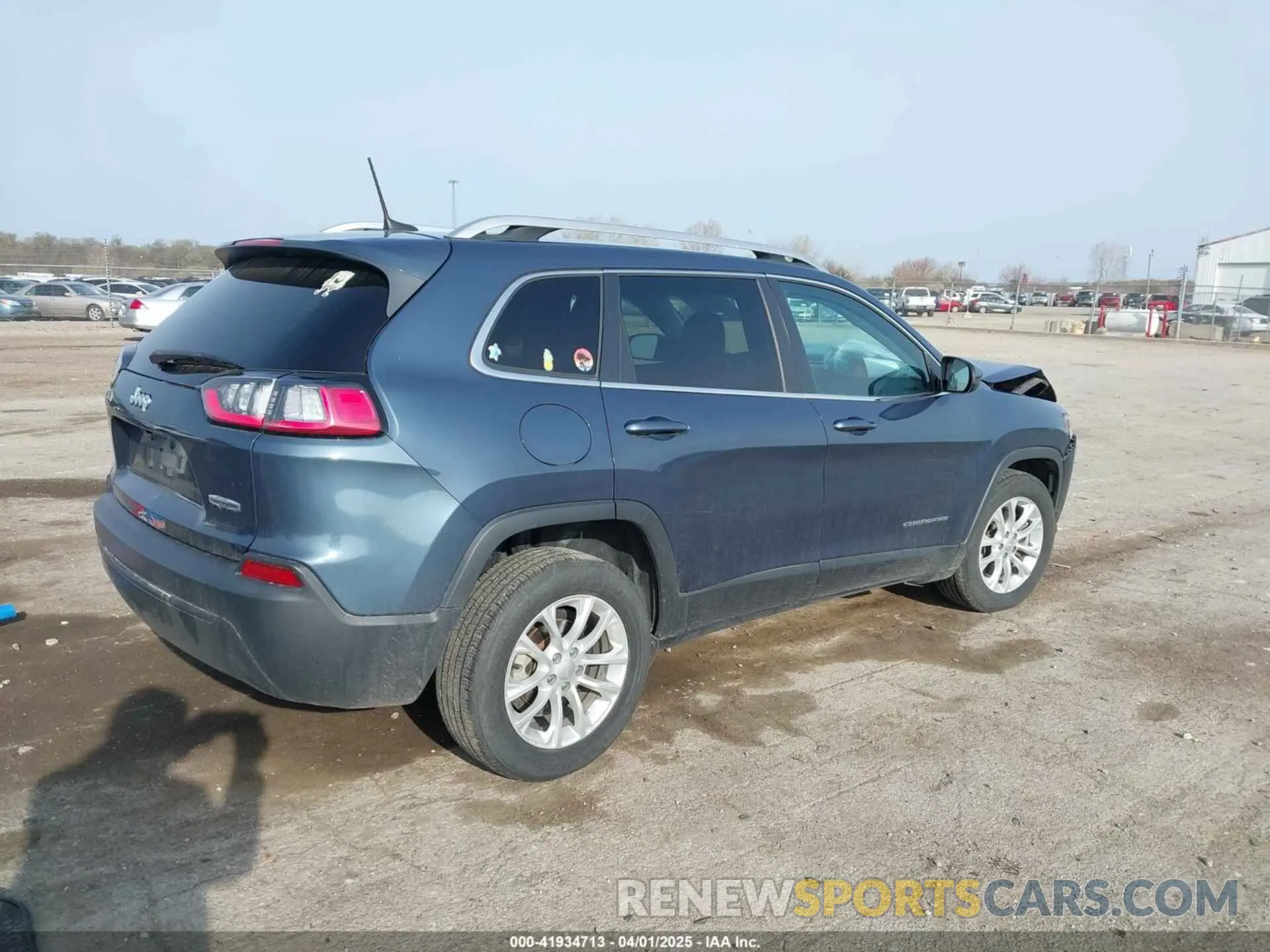 4 fotografías del automóvil dañado 1C4PJLCB2KD403788 JEEP CHEROKEE 2019