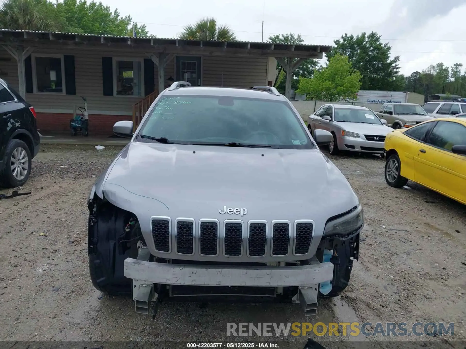 12 fotografías del automóvil dañado 1C4PJLCB3KD145135 JEEP CHEROKEE 2019