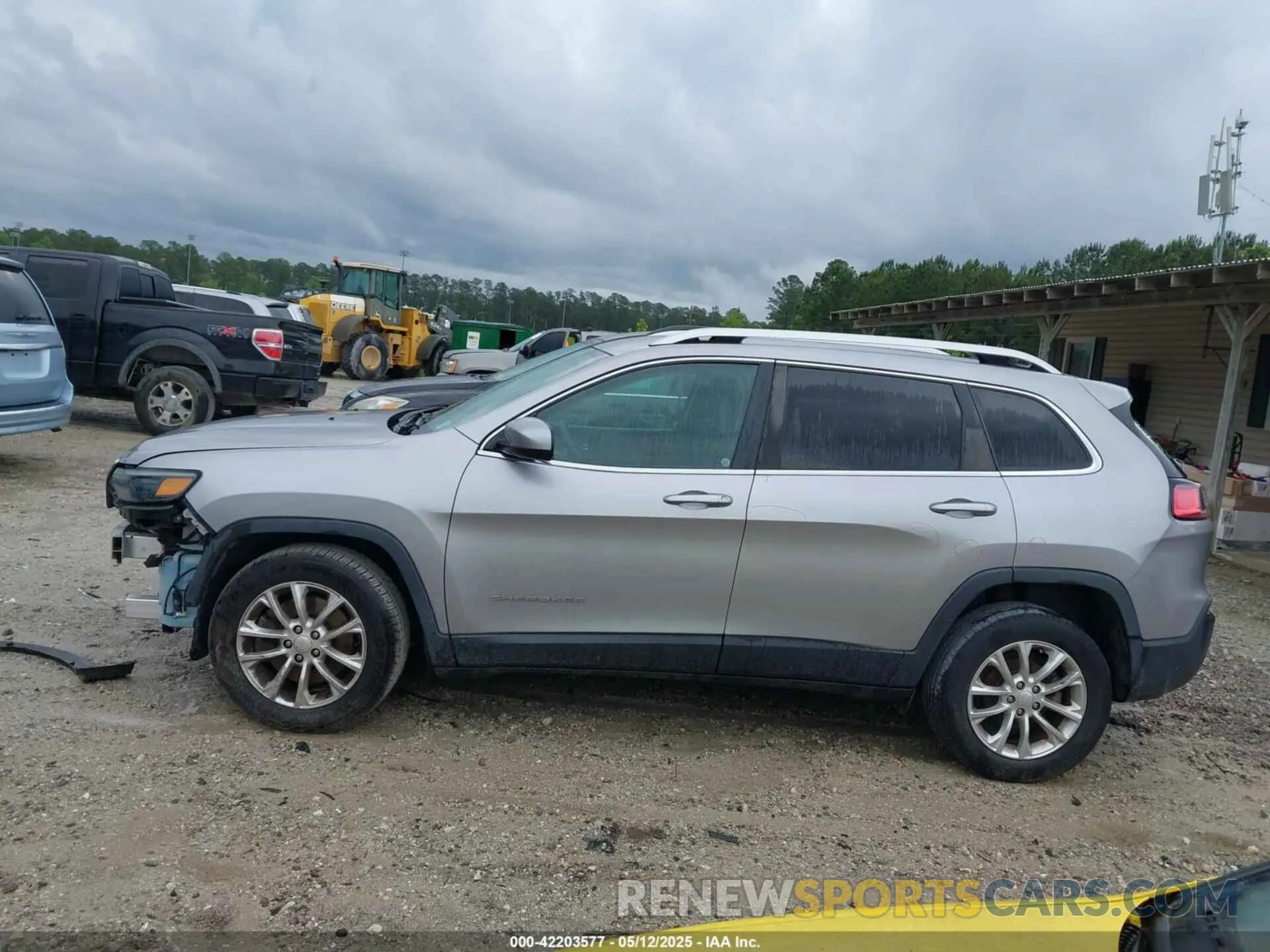 14 fotografías del automóvil dañado 1C4PJLCB3KD145135 JEEP CHEROKEE 2019