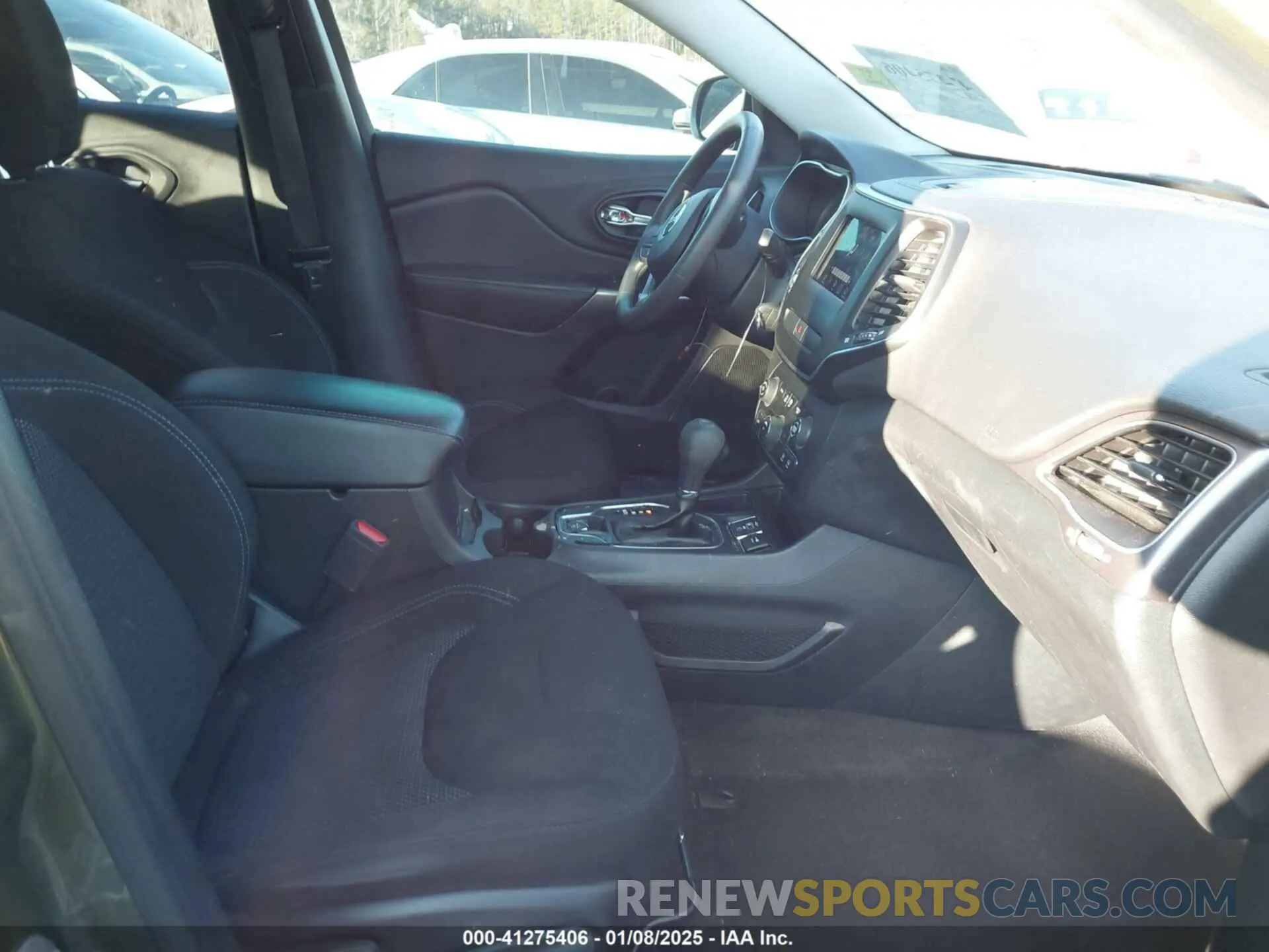 5 fotografías del automóvil dañado 1C4PJLCB3KD416517 JEEP CHEROKEE 2019