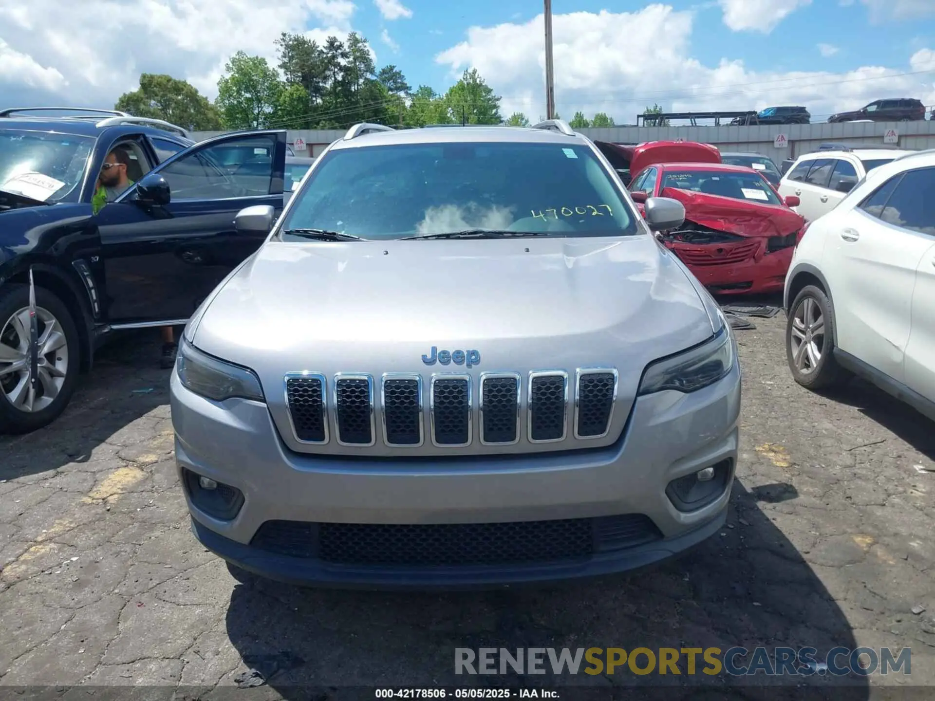 12 fotografías del automóvil dañado 1C4PJLCB3KD470027 JEEP CHEROKEE 2019