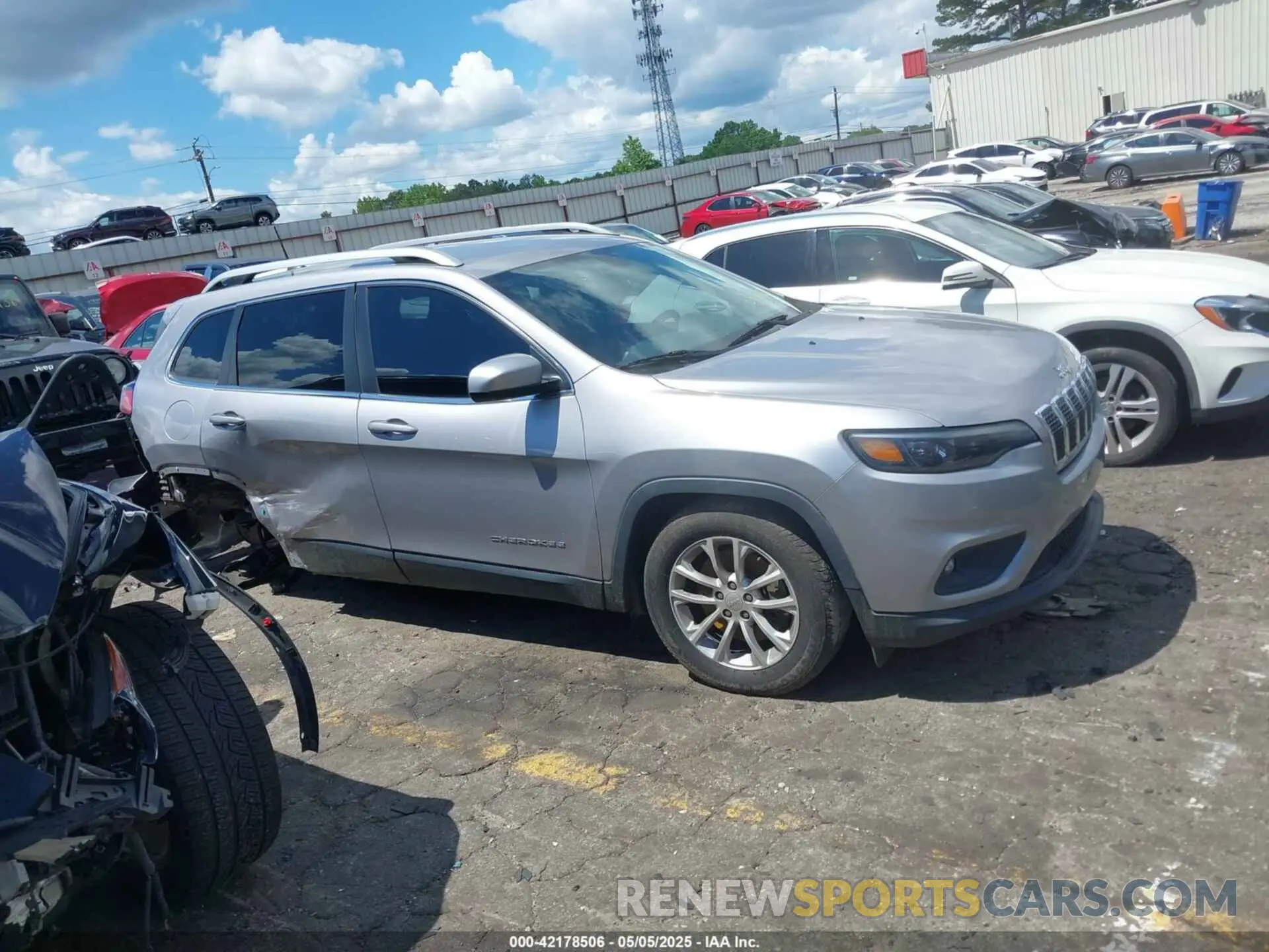 13 fotografías del automóvil dañado 1C4PJLCB3KD470027 JEEP CHEROKEE 2019