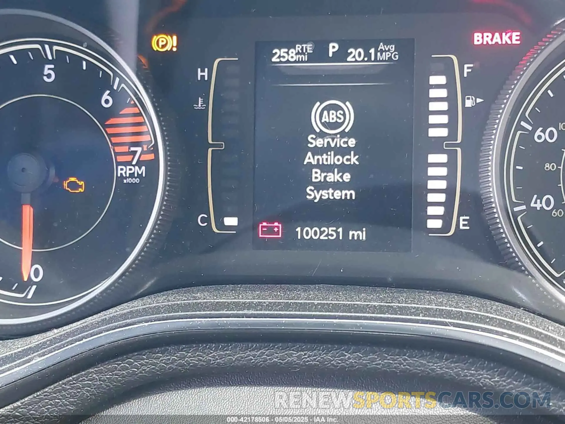 15 fotografías del automóvil dañado 1C4PJLCB3KD470027 JEEP CHEROKEE 2019
