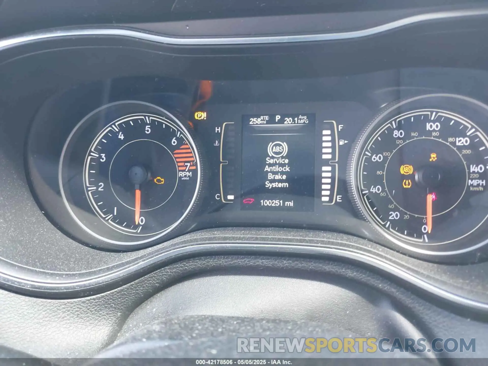 7 fotografías del automóvil dañado 1C4PJLCB3KD470027 JEEP CHEROKEE 2019