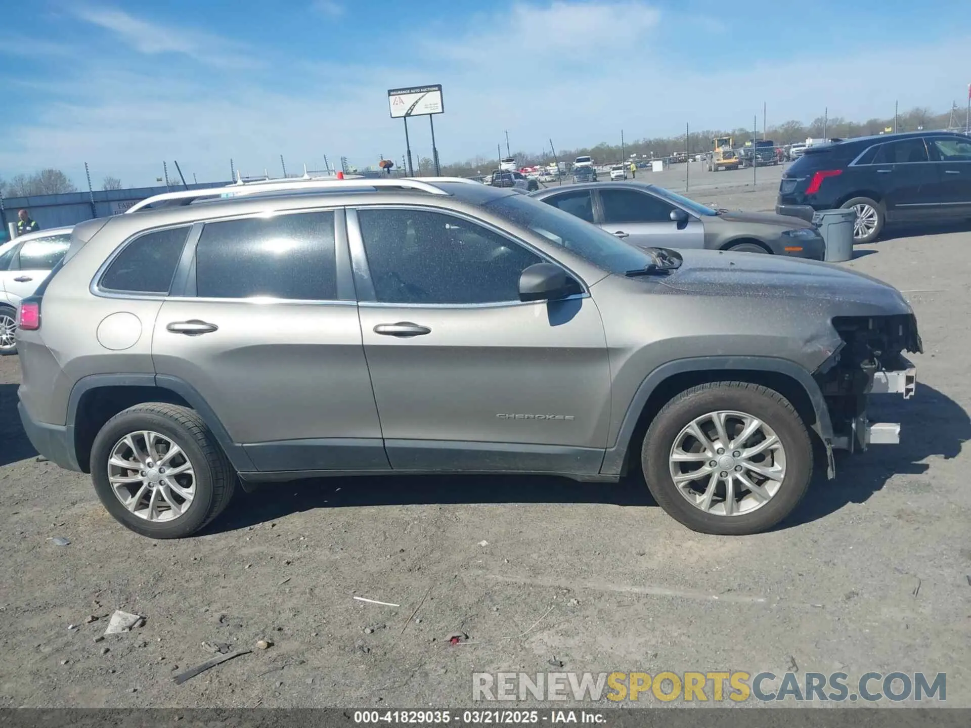 14 fotografías del automóvil dañado 1C4PJLCB4KD175809 JEEP CHEROKEE 2019