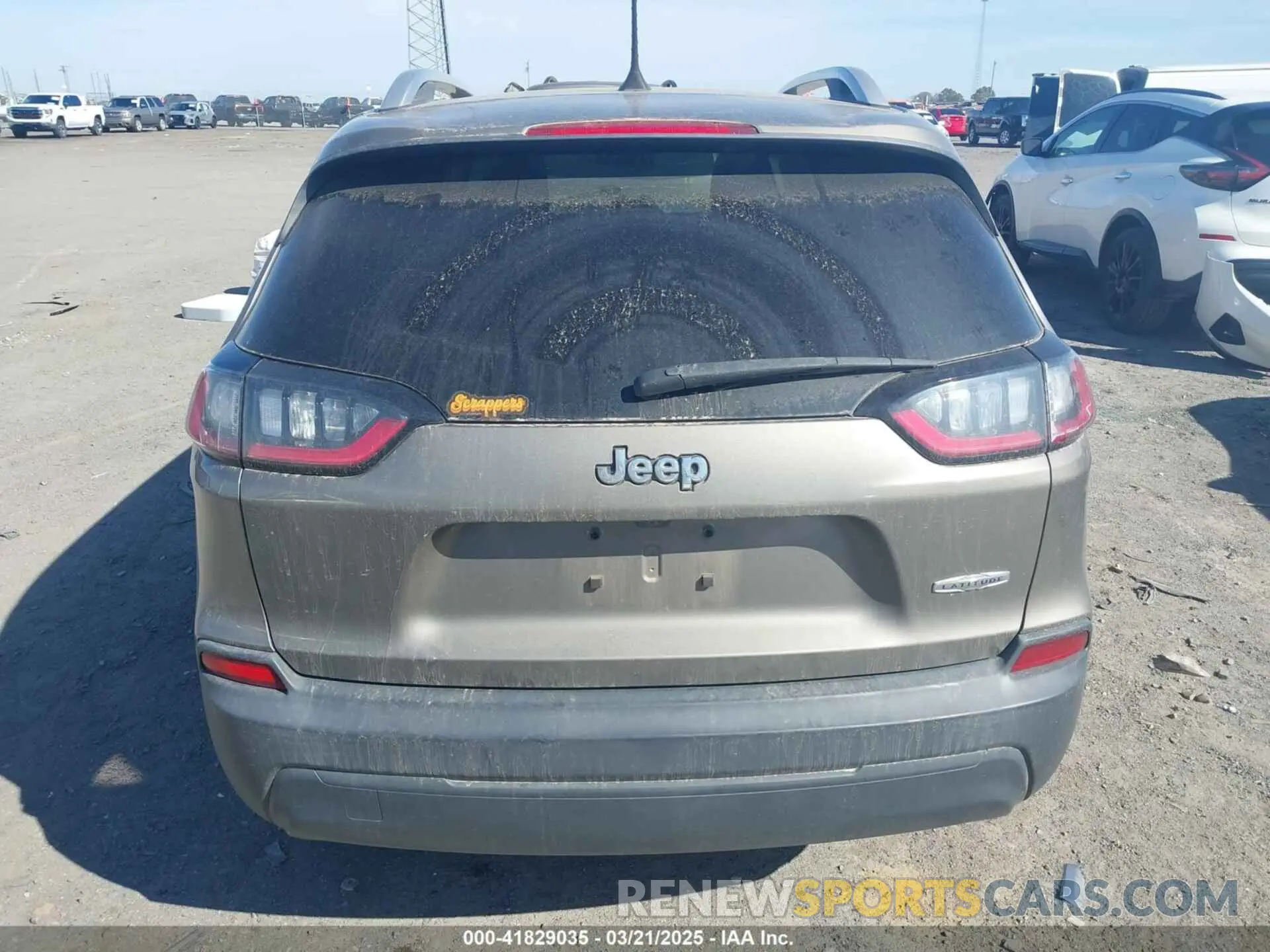 17 fotografías del automóvil dañado 1C4PJLCB4KD175809 JEEP CHEROKEE 2019