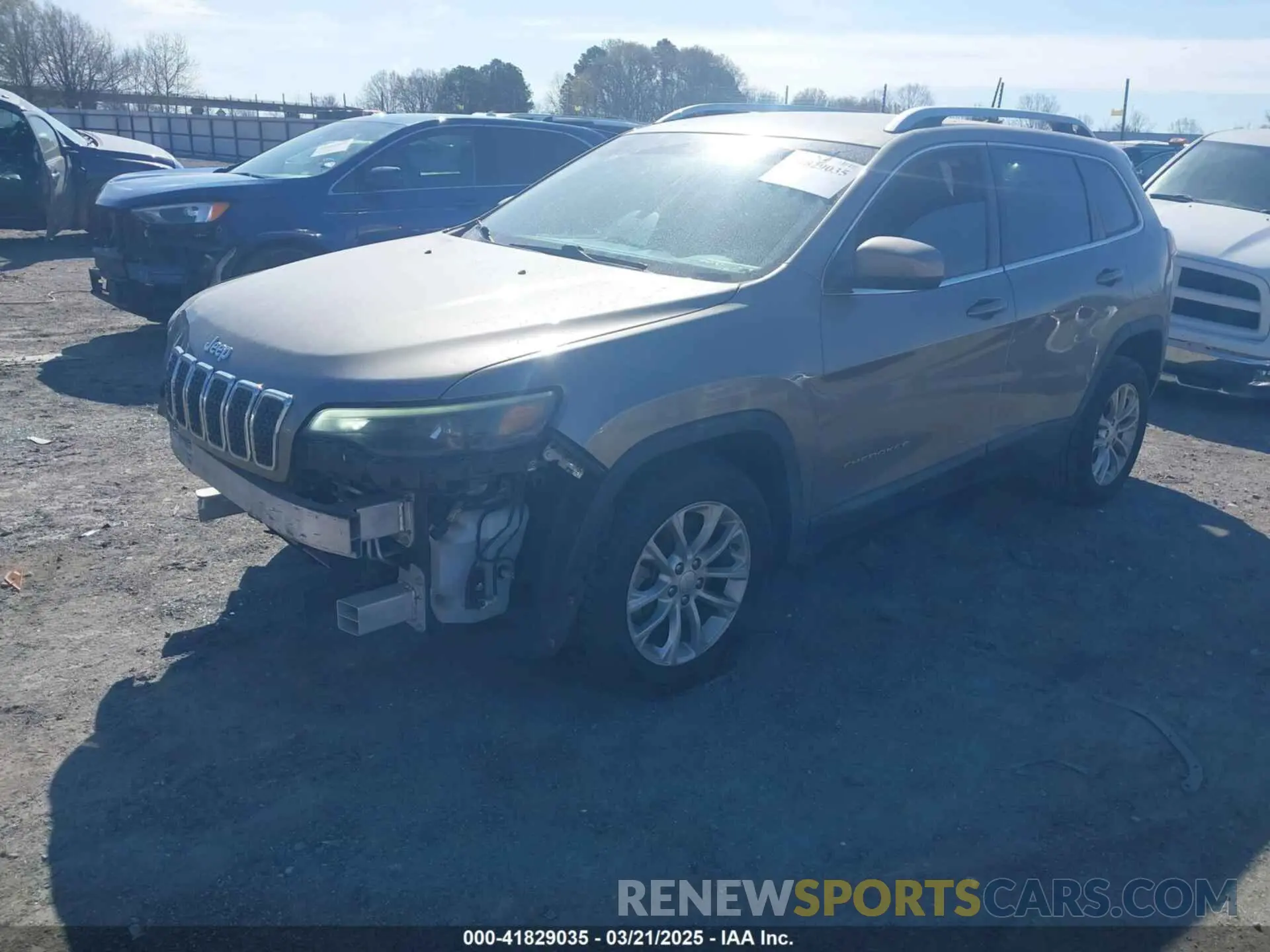 2 fotografías del automóvil dañado 1C4PJLCB4KD175809 JEEP CHEROKEE 2019