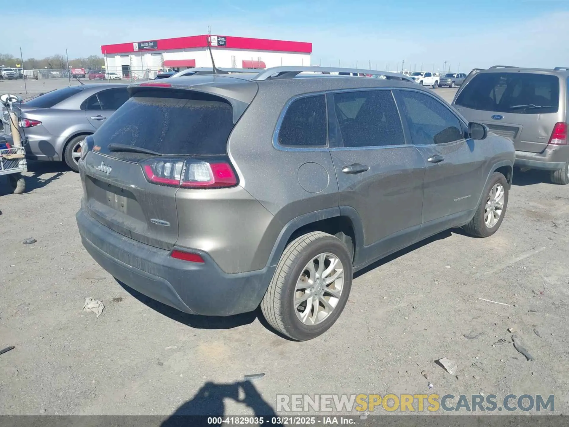 4 fotografías del automóvil dañado 1C4PJLCB4KD175809 JEEP CHEROKEE 2019
