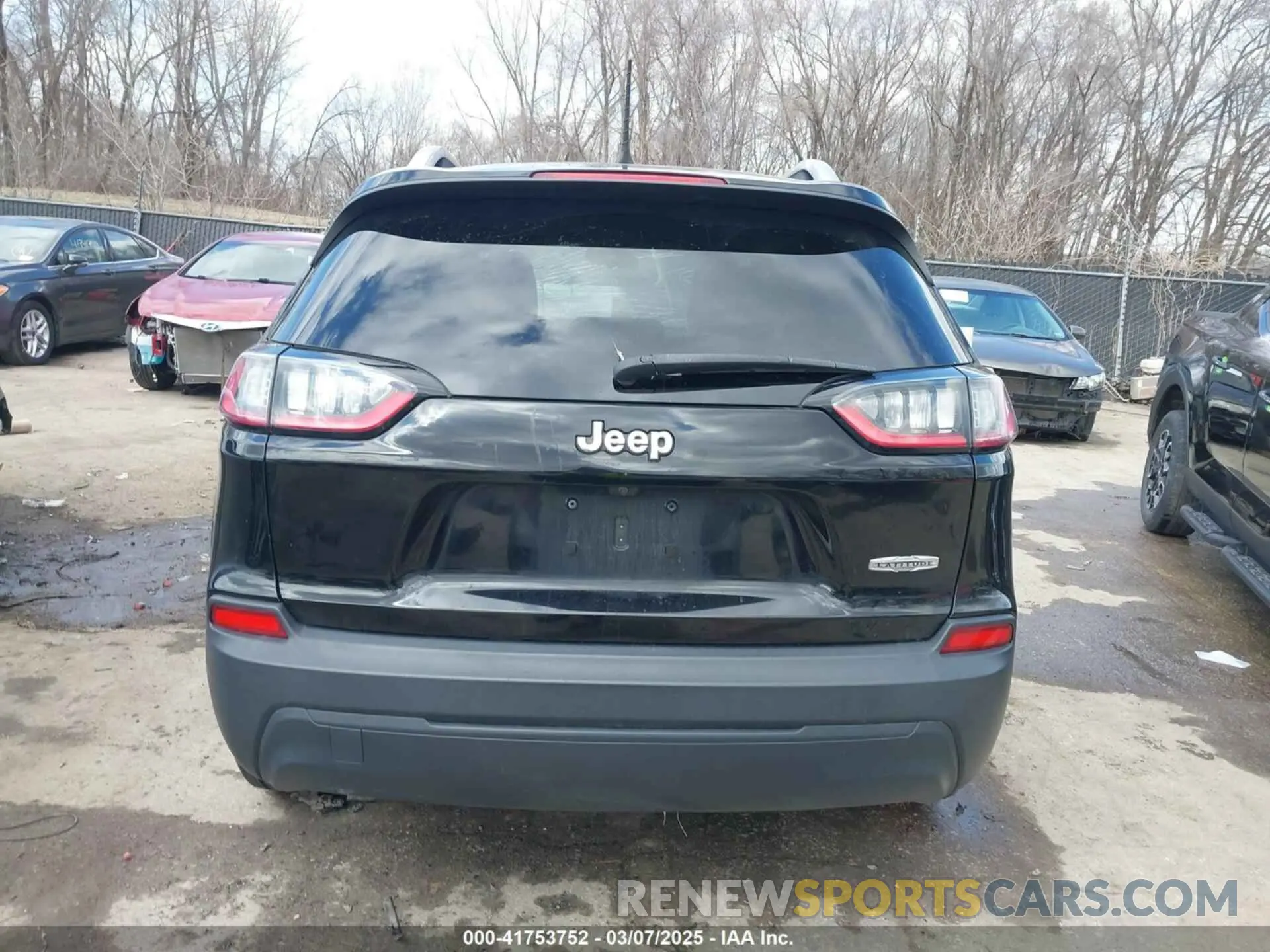16 fotografías del automóvil dañado 1C4PJLCB4KD222904 JEEP CHEROKEE 2019