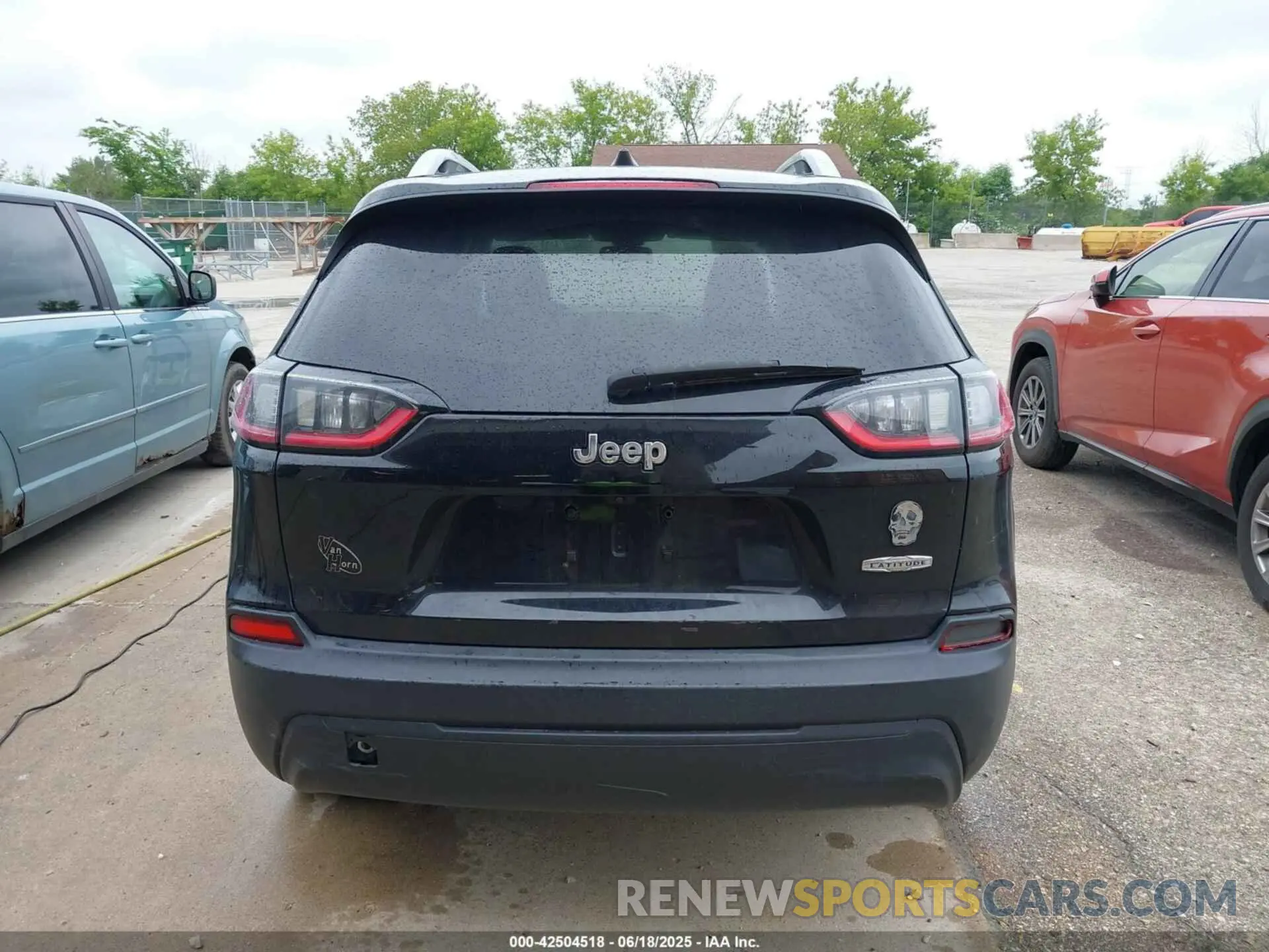 15 fotografías del automóvil dañado 1C4PJLCB5KD358250 JEEP CHEROKEE 2019