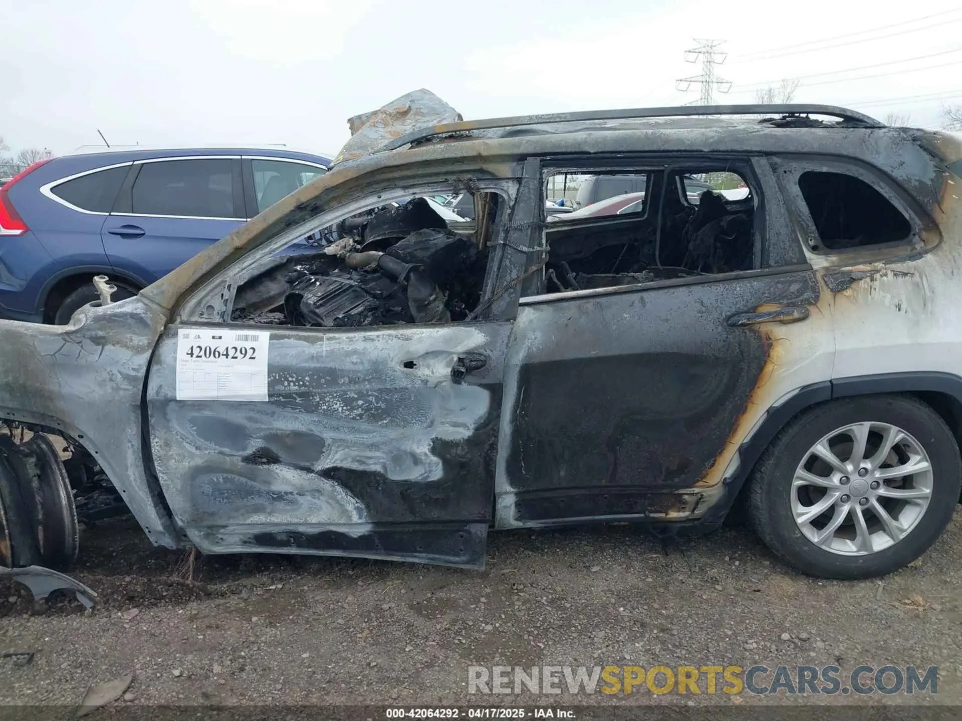 13 fotografías del automóvil dañado 1C4PJLCB5KD455769 JEEP CHEROKEE 2019